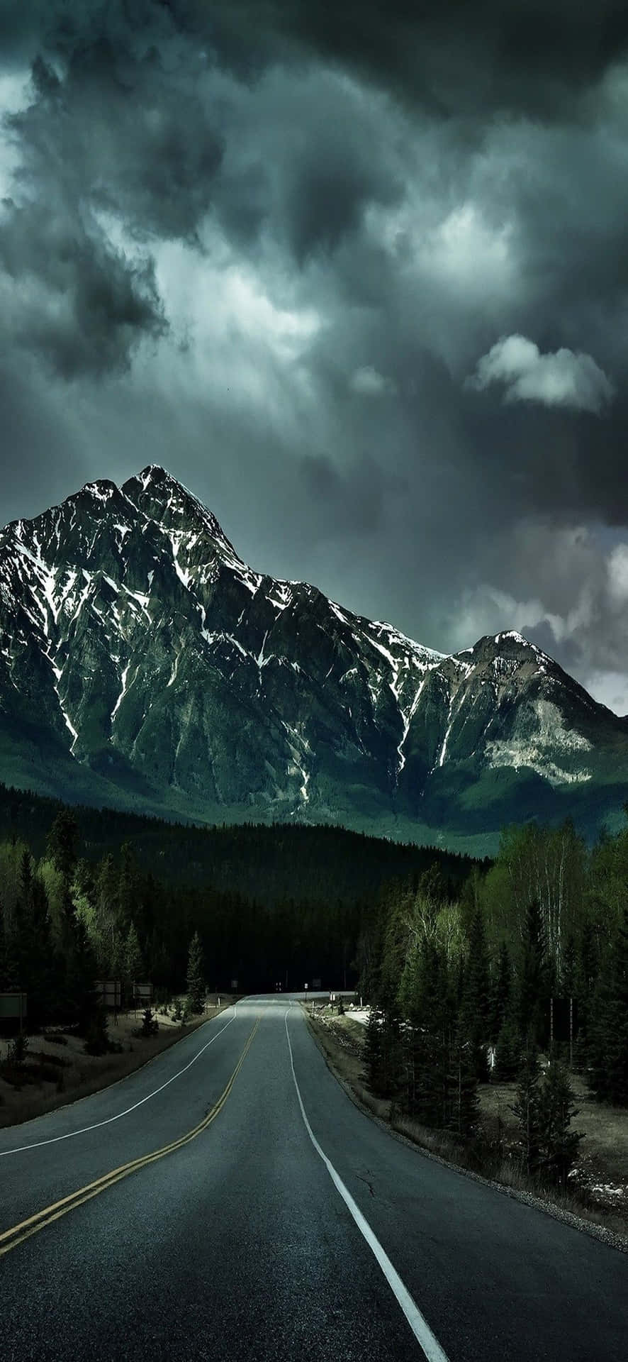 1080x2340 4k Canadian Rockies Mountain Range Background