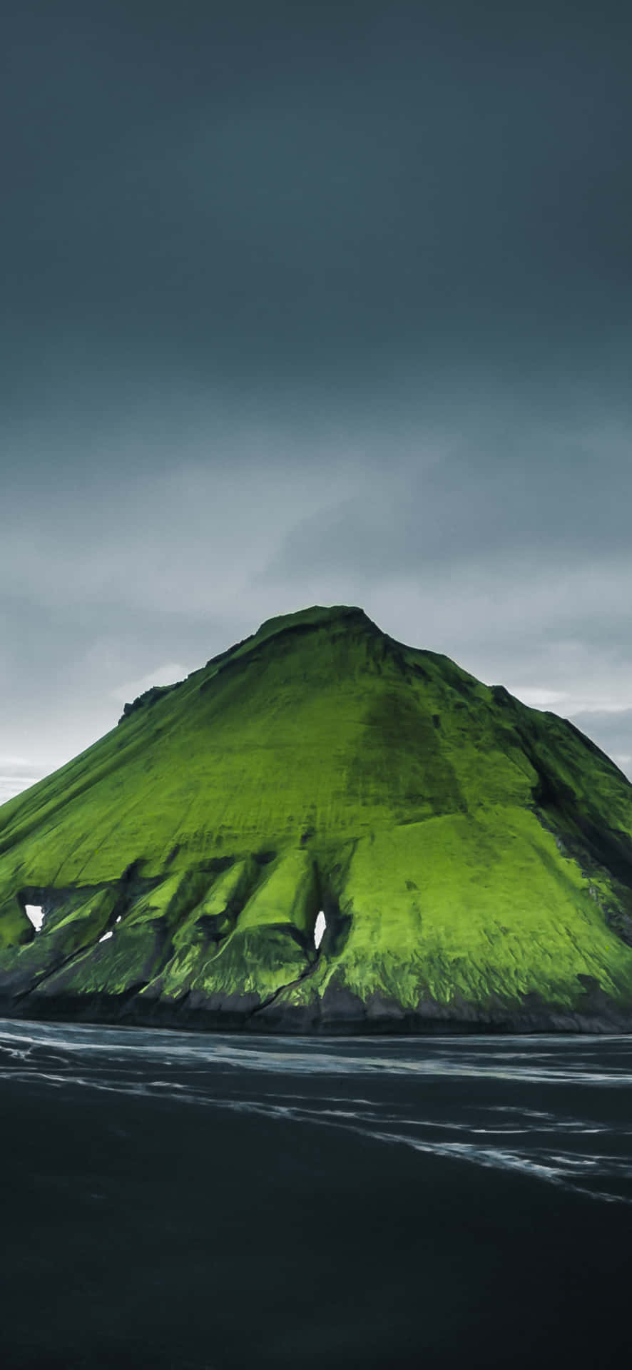 1080x2340 4k Maelifell Mountain Peak Background