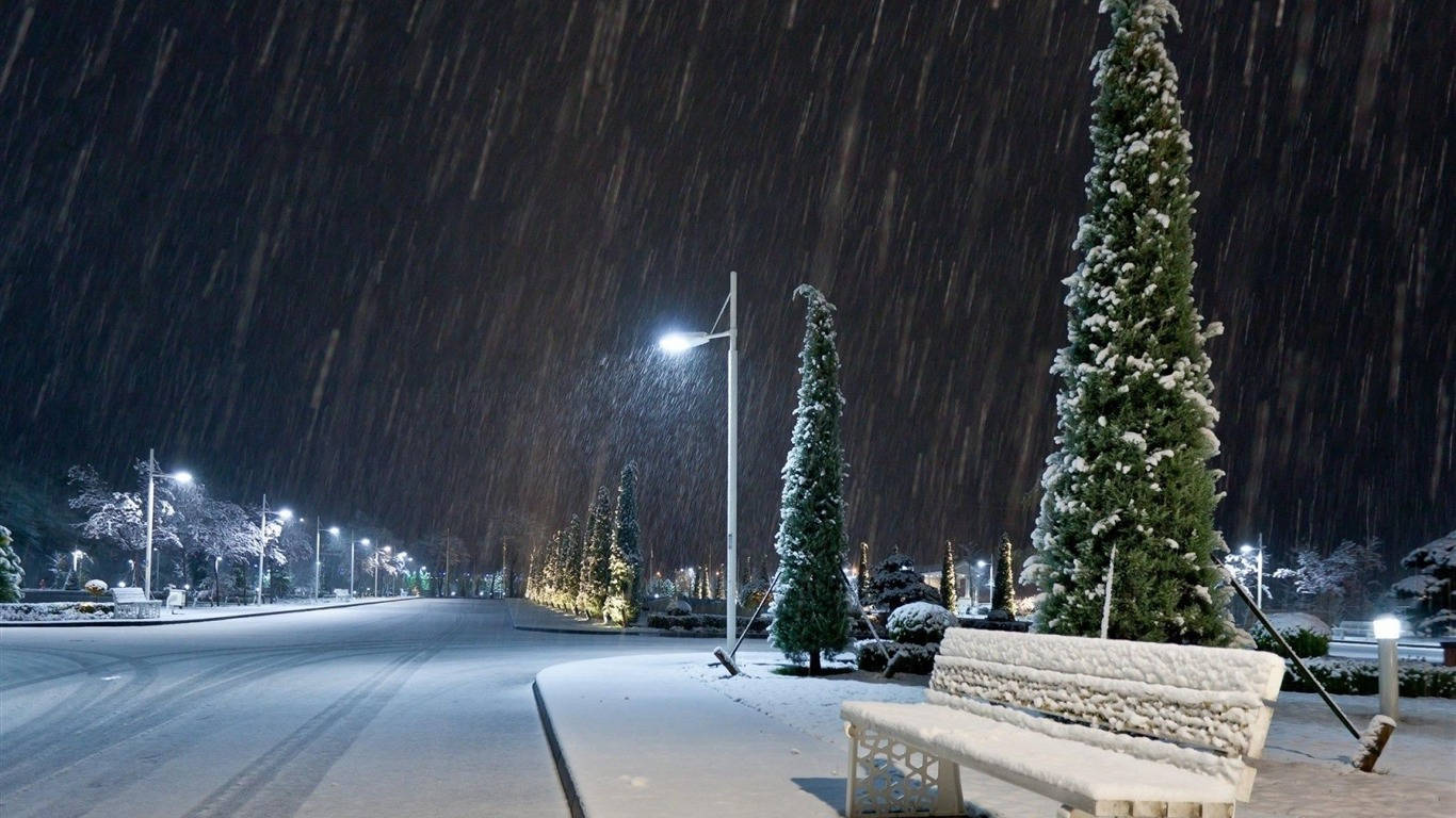 1366 X 768 Winter Road Raining Background