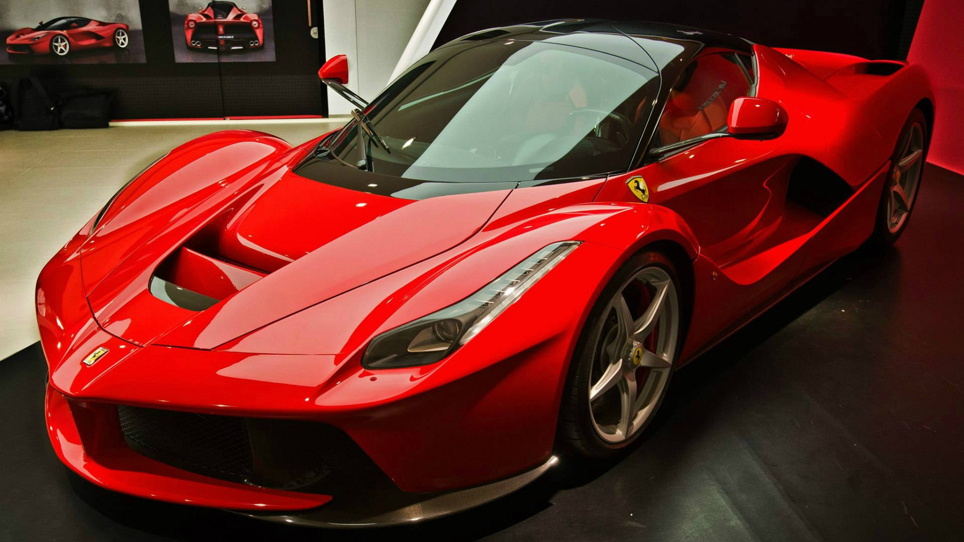 1366x768 Ferrari Hd Red Laferrari Showroom