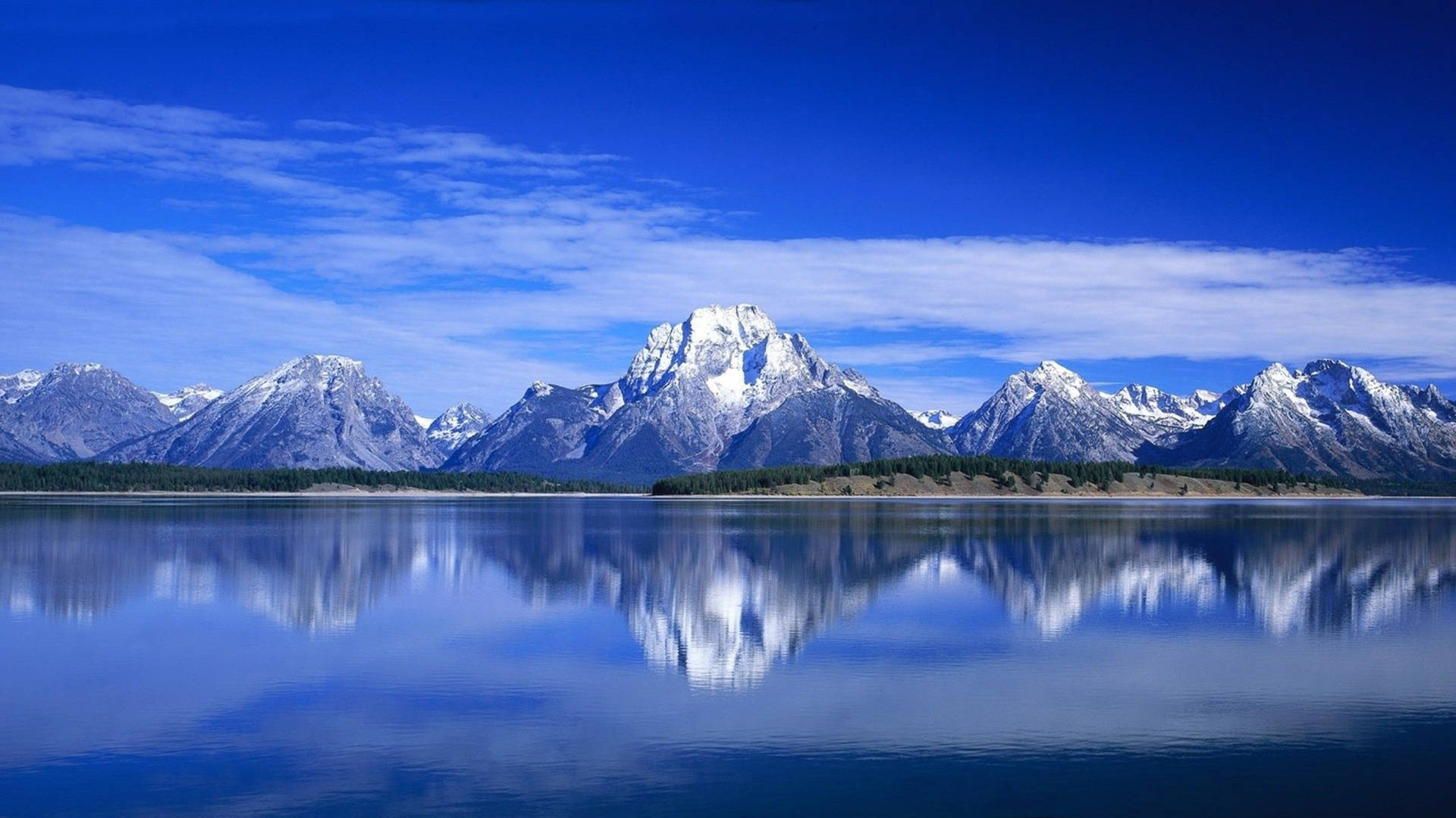 1440p Hd Mountain On Clear Lake Background
