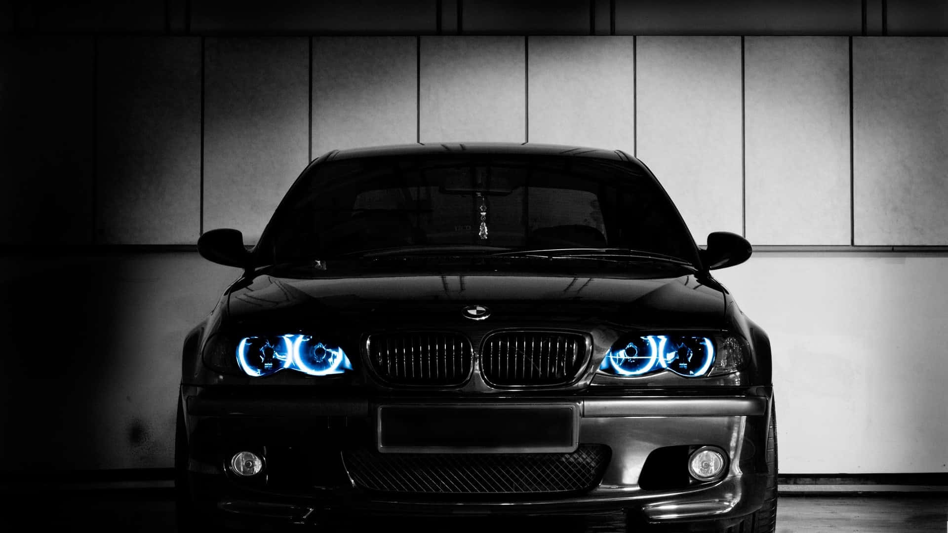 1920x1080 Bmw Vintage With Blue Headlights Background