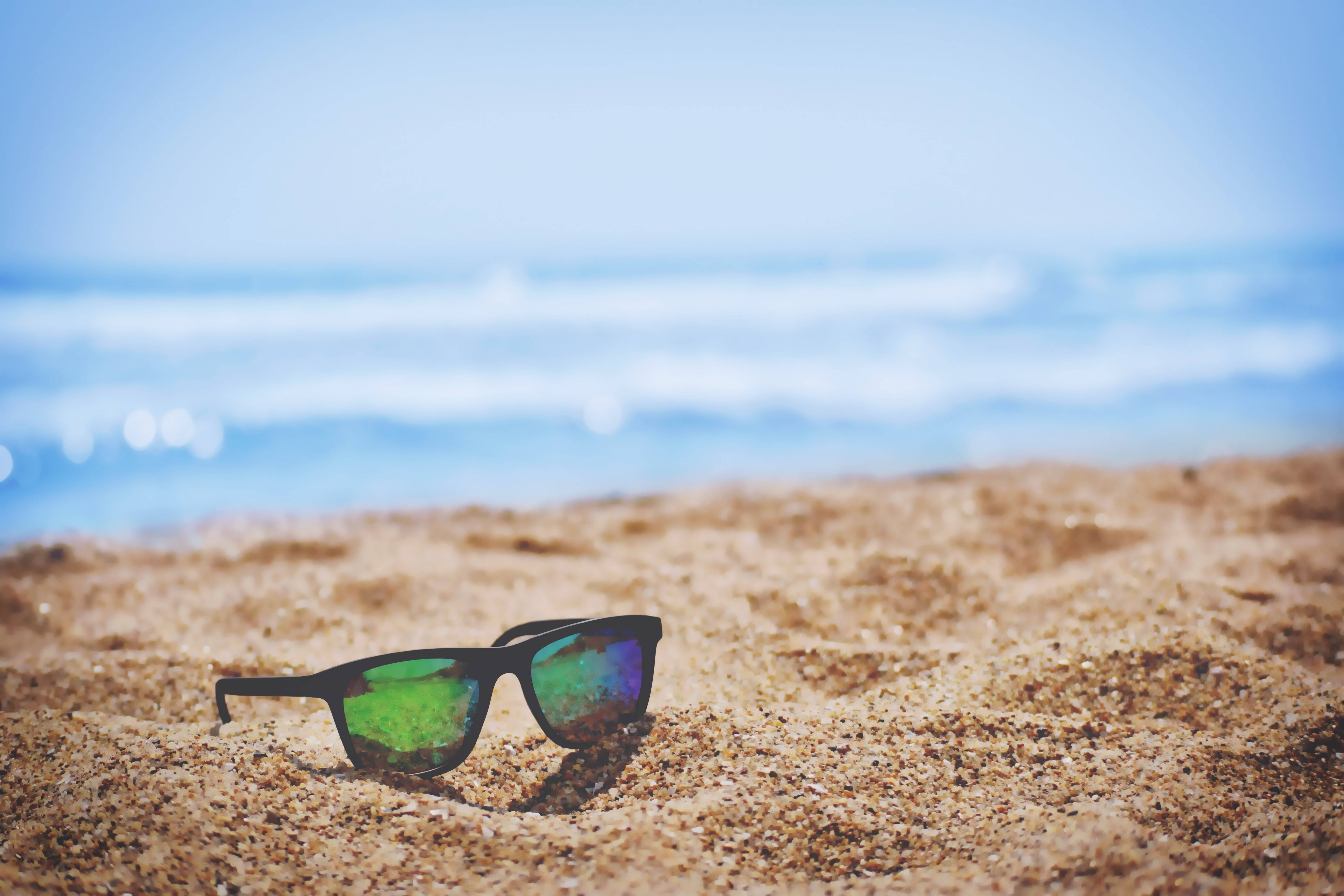 1920x1080 Hd Beach Desktop Sunglasses On The Sand