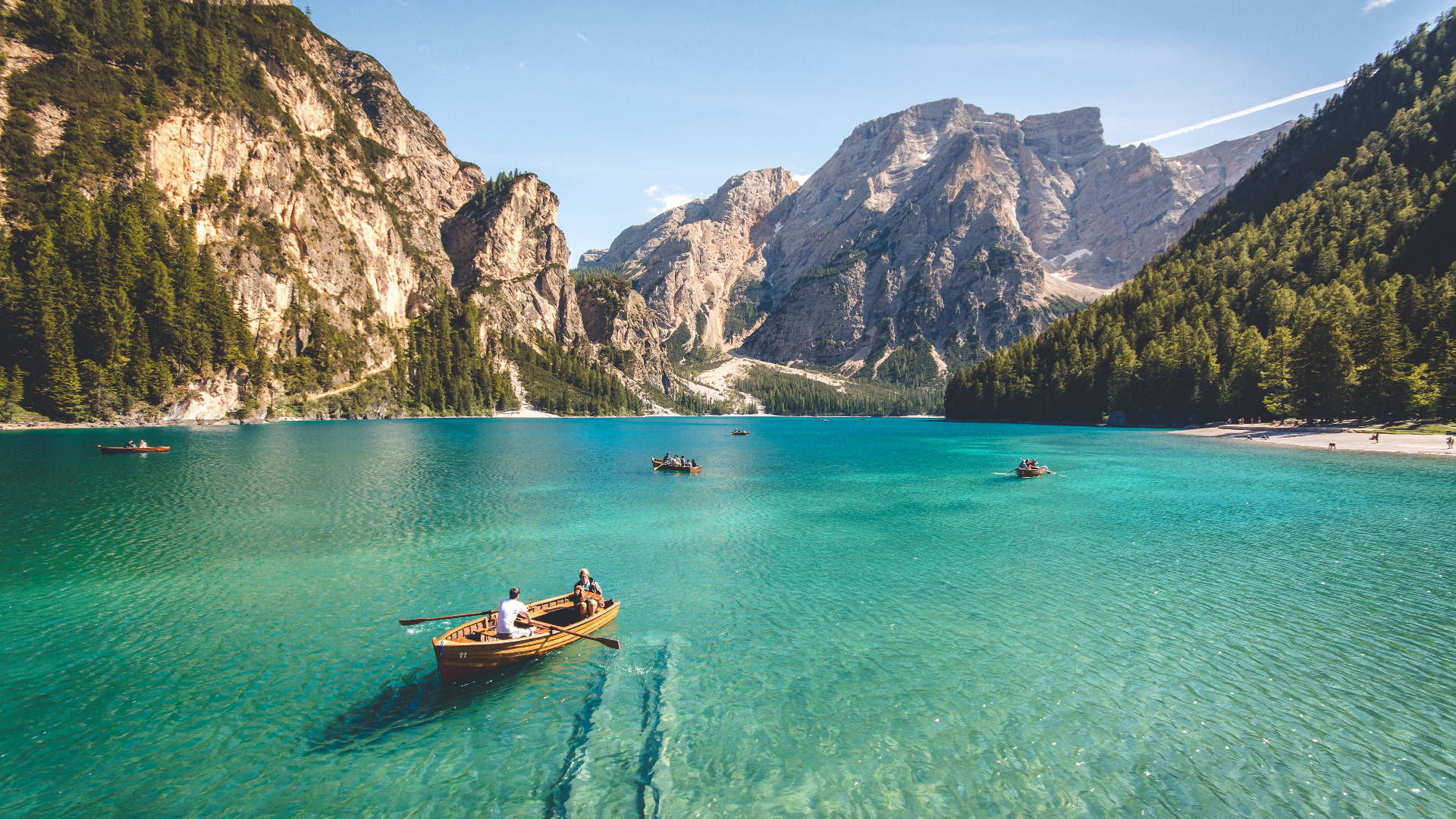 1920x1080 Hd Summer Lake In Italy Background