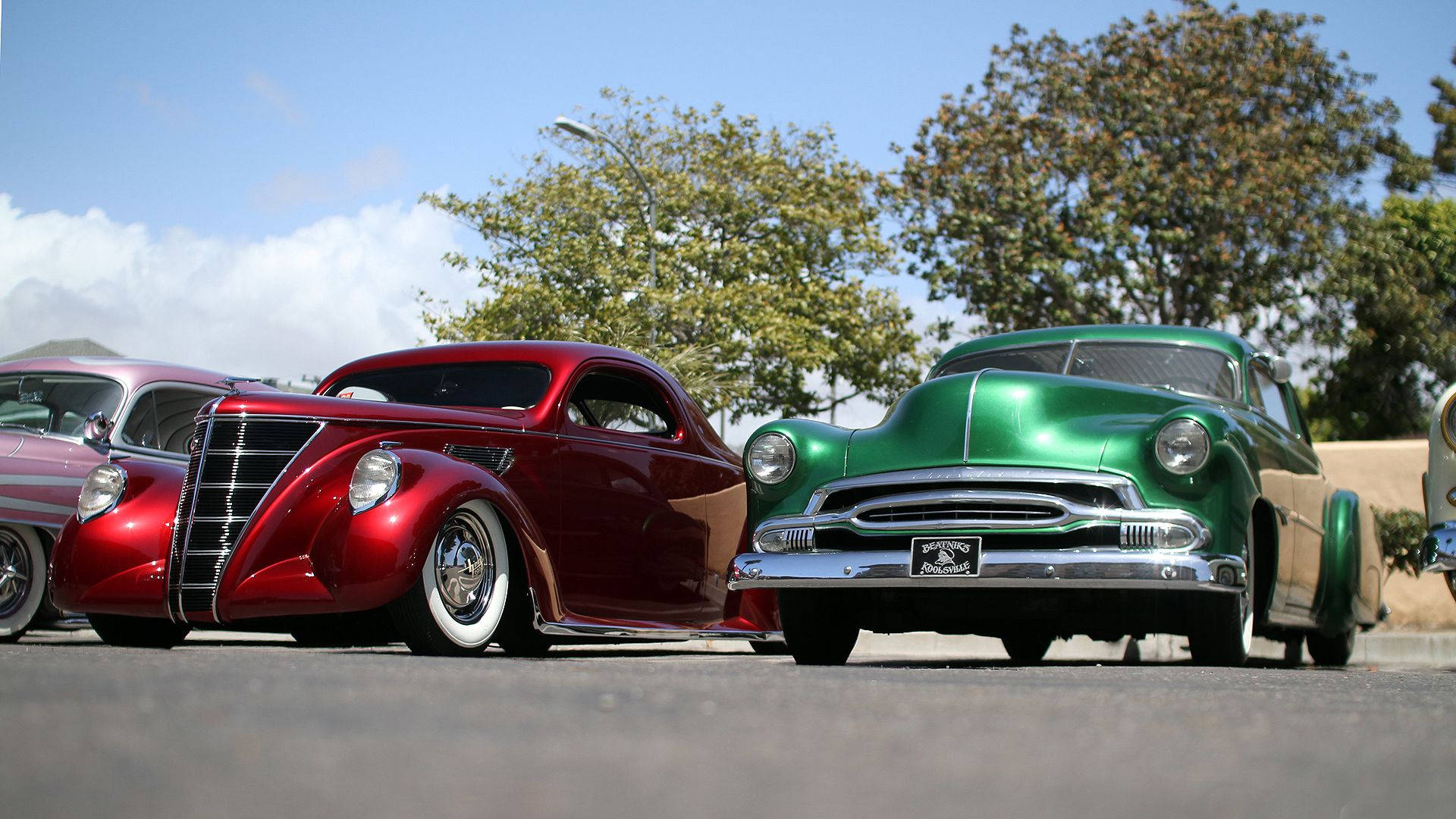 1937 Lincoln Zephyr Classic Car Background