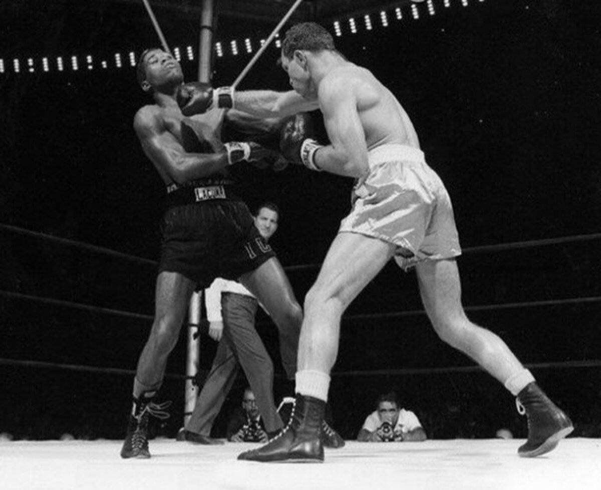 1967 Fight Of Carlos Ortiz With Ismael Laguna Background