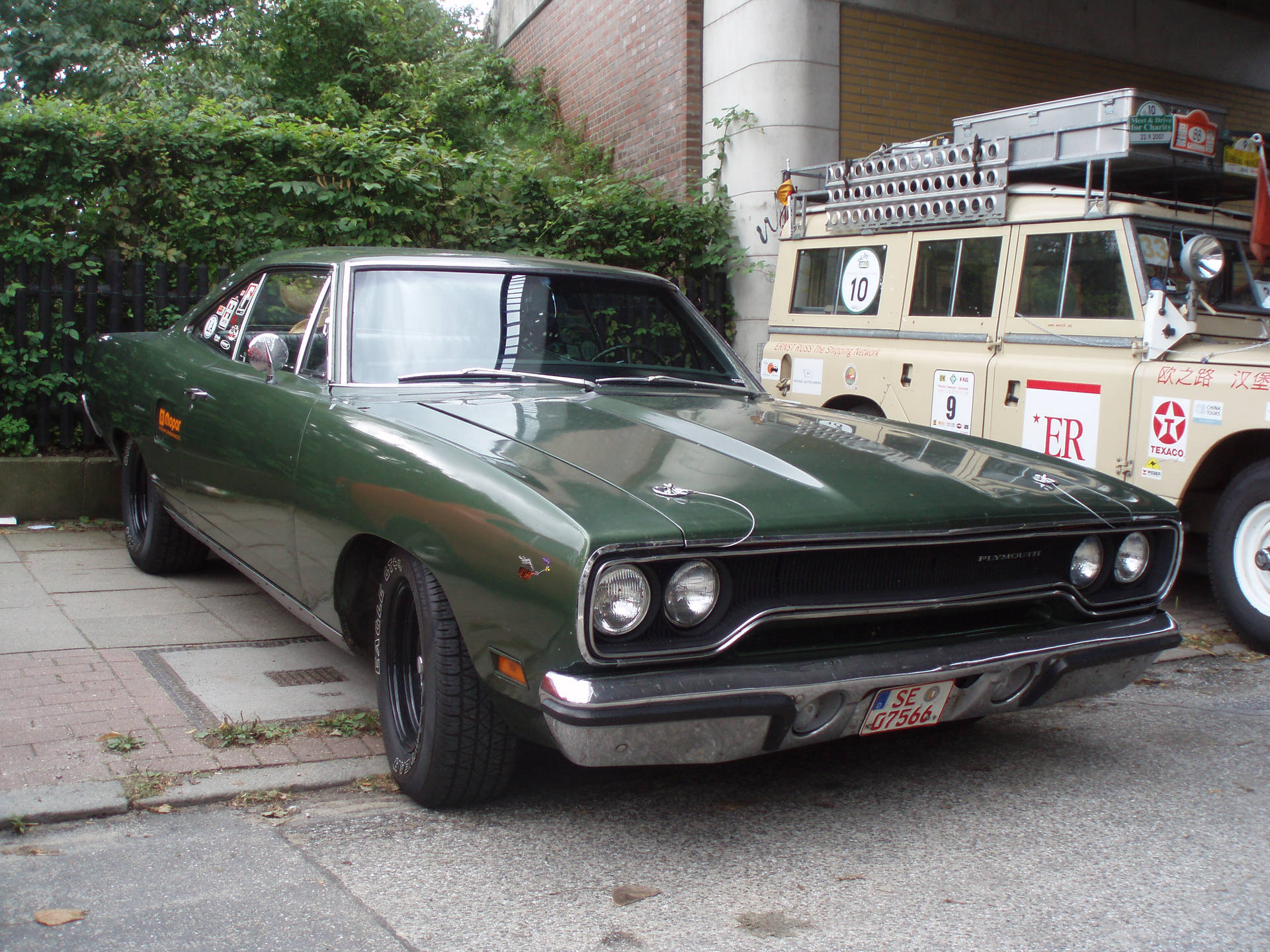 1970 Plymouth Road Runner Dark Green Background