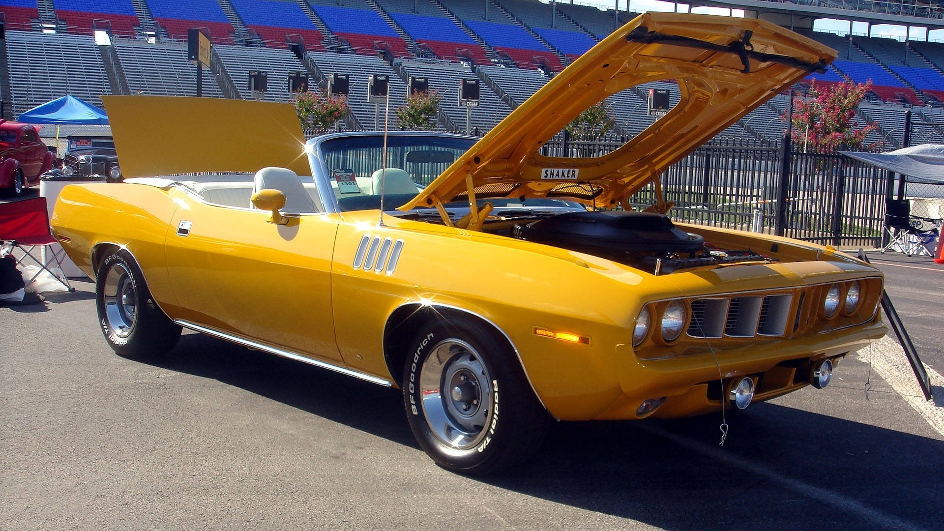 1971 Plymouth Barracuda Yellow Convertible Car Background