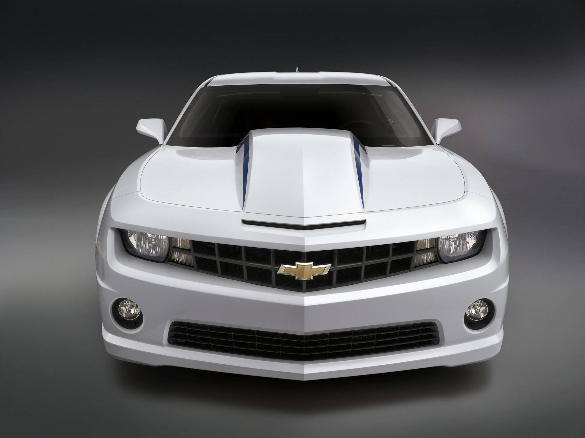 2010 Version Chevrolet Logo Background