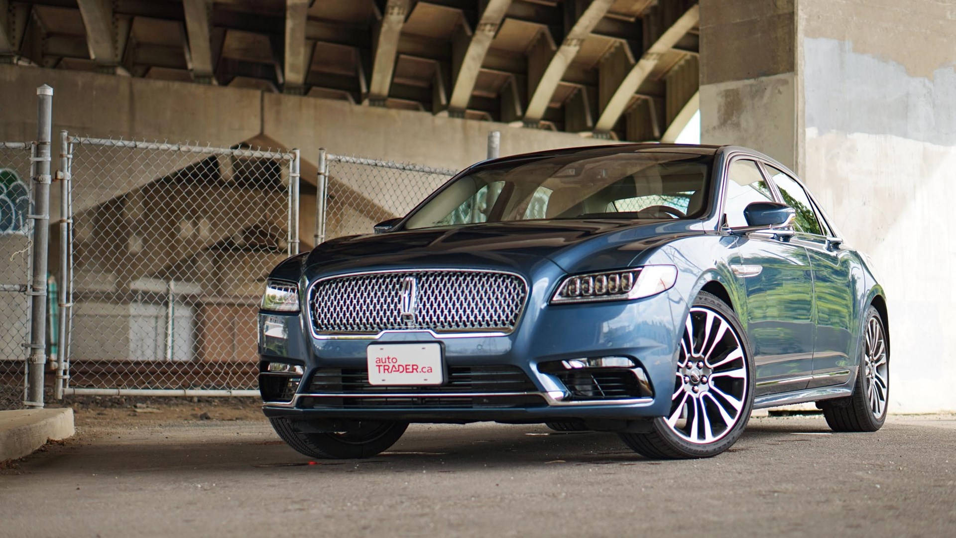 2020 Continental Lincoln Car Photography Background