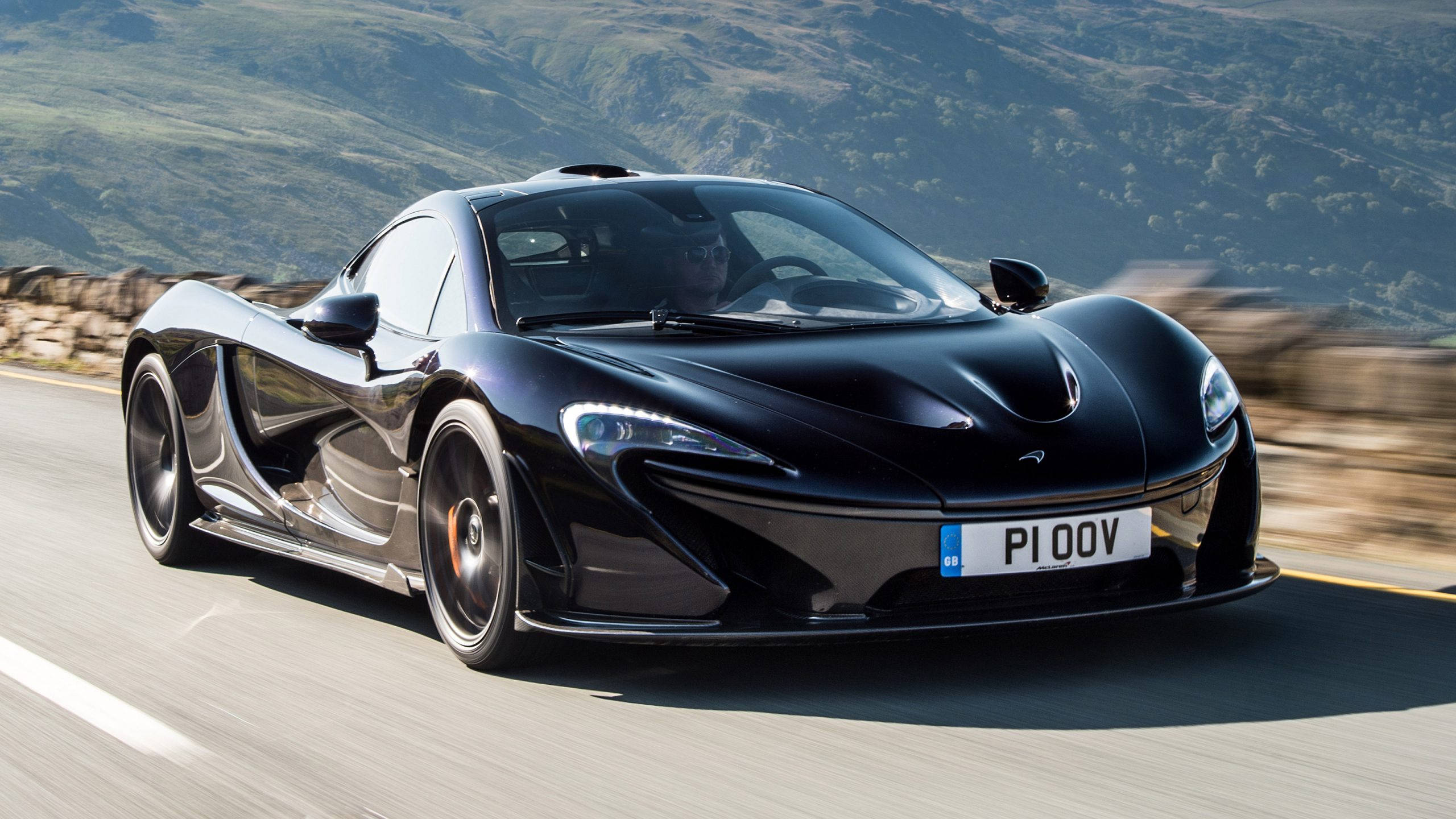 2560x1440 Car Black Mclaren P1 On A Hill Background