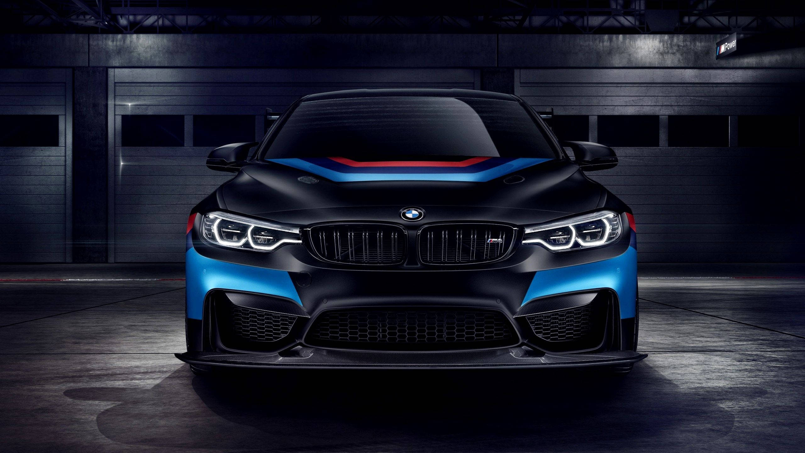 2560x1440 Car Blue And Black Bmw