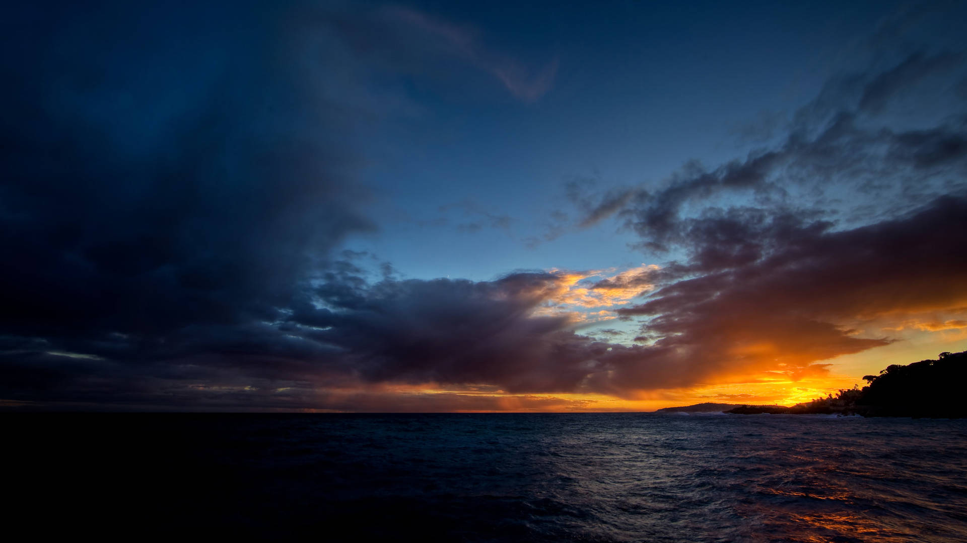 2560x1440 Nature Stormy Sea Background