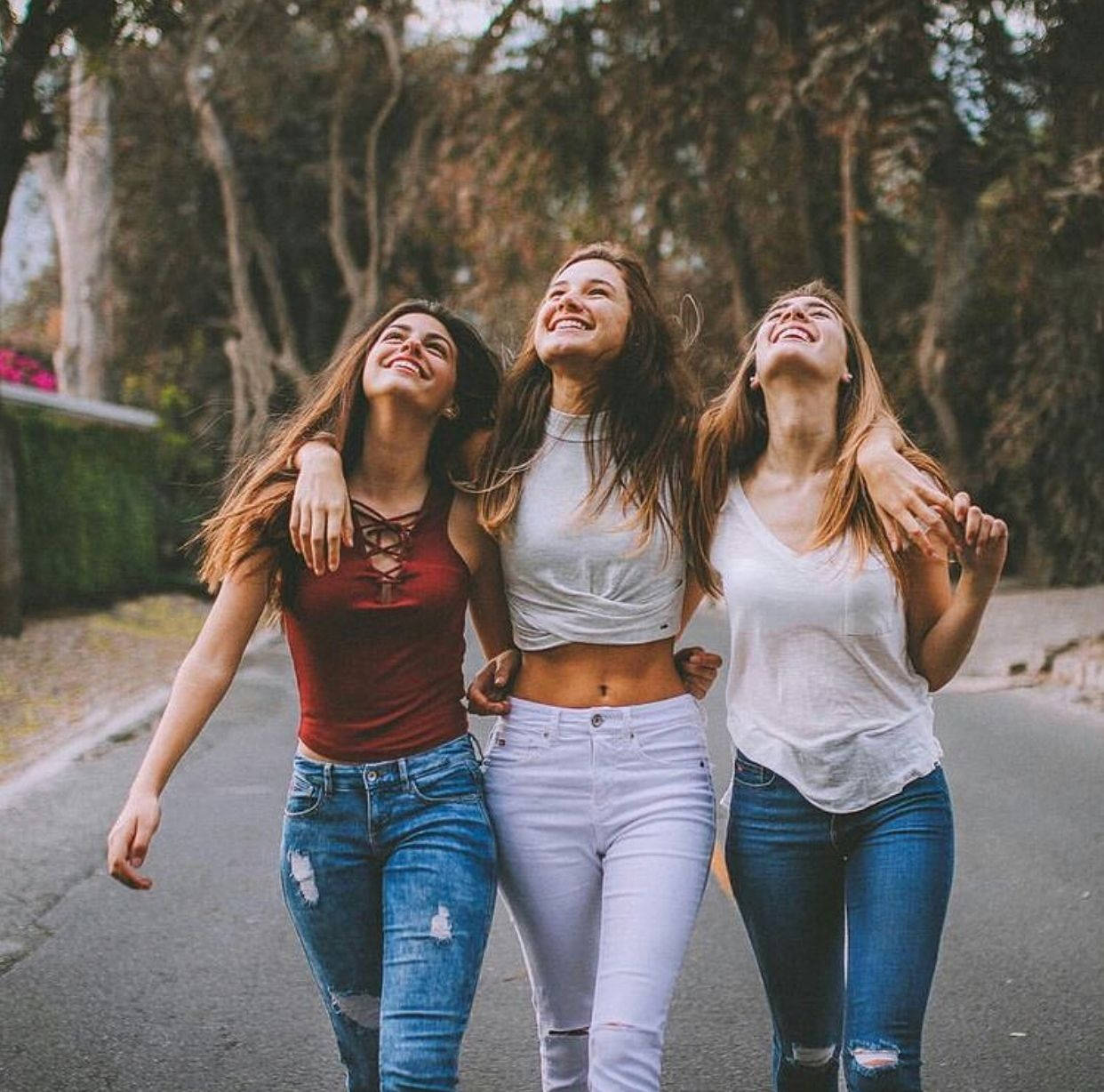 3 Girl Best Friends Walking Background