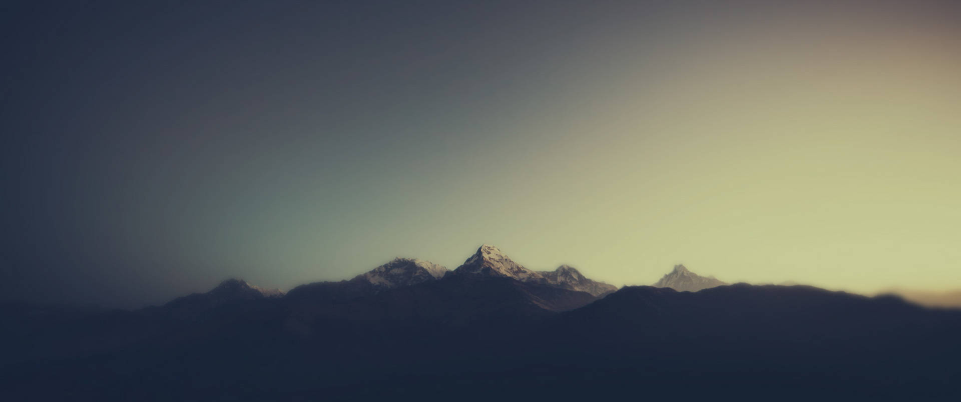 3440x1440 Minimalist Mountain Sunrise Background