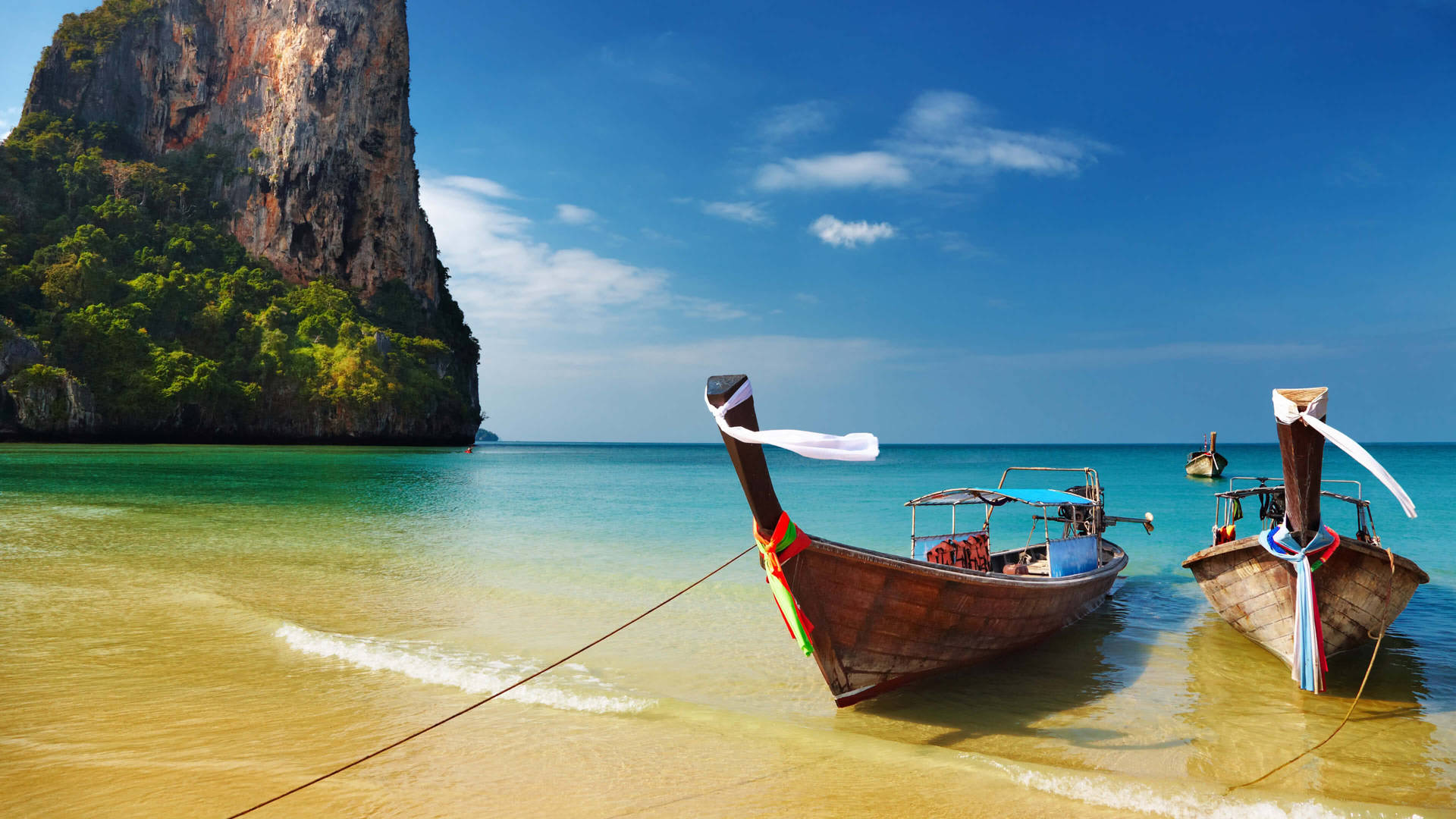 4k Beach With Boats Background