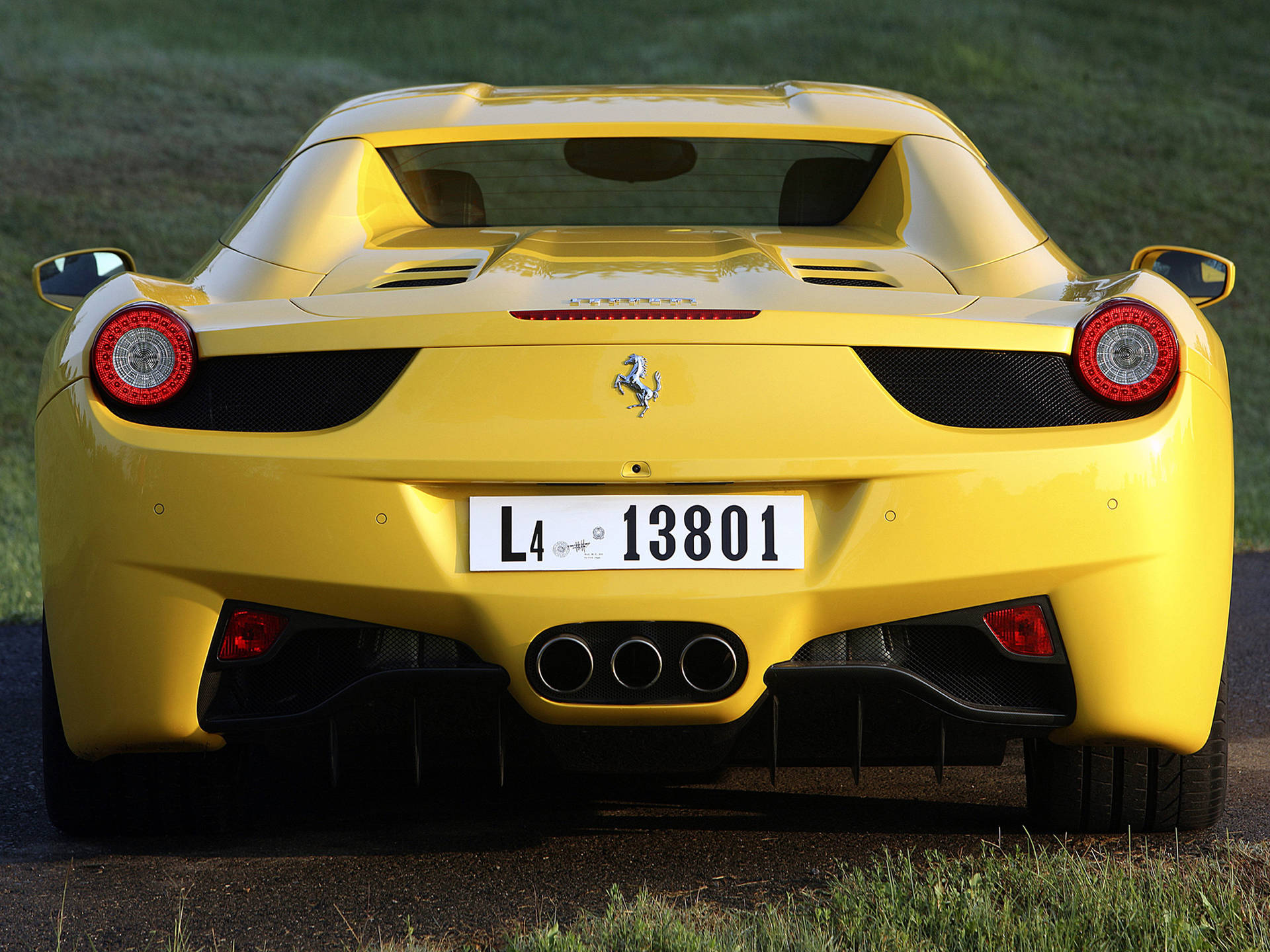 4k Ferrari 2015 Yellow Spider