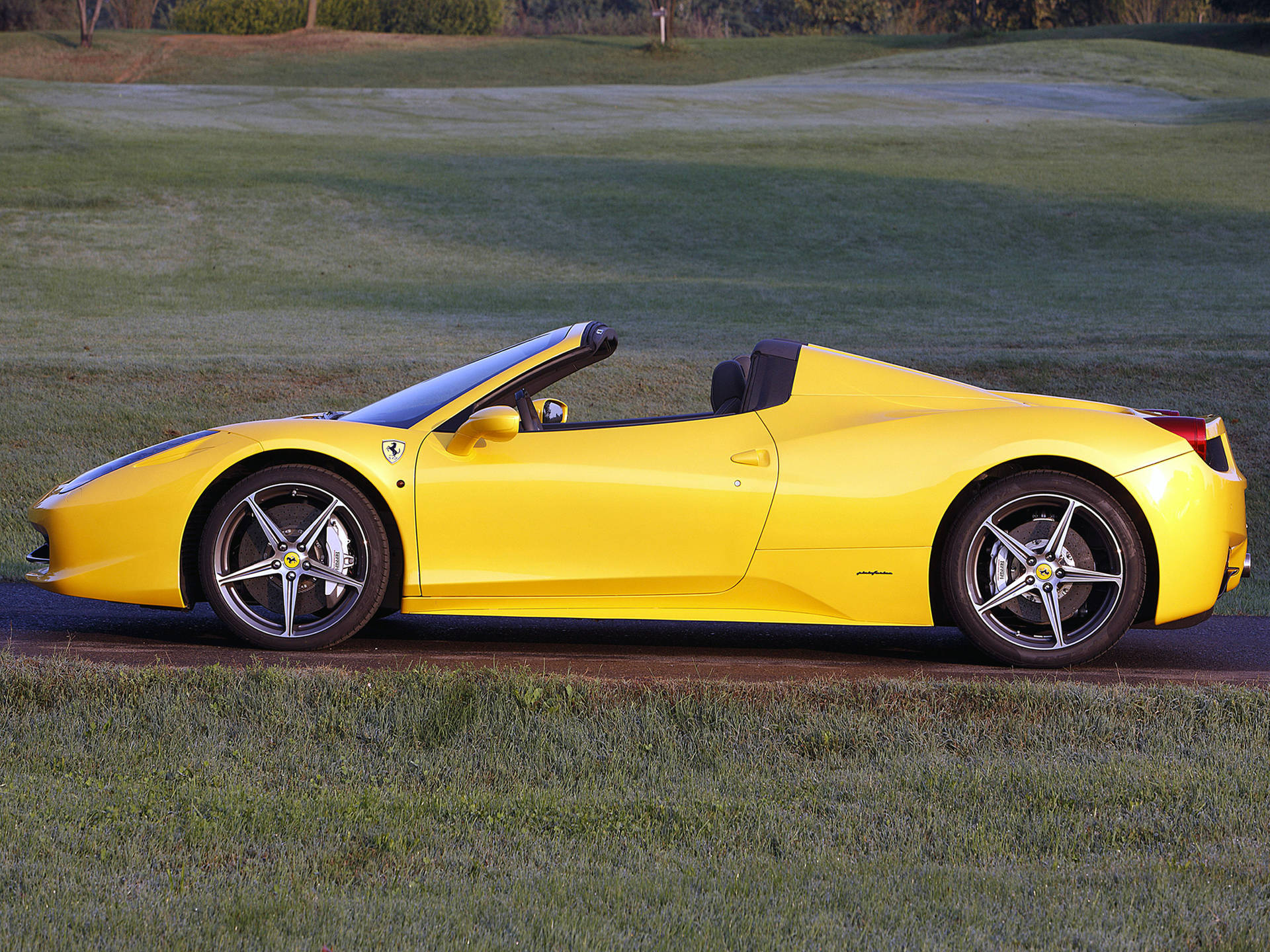 4k Ferrari Yellow Spider Side View