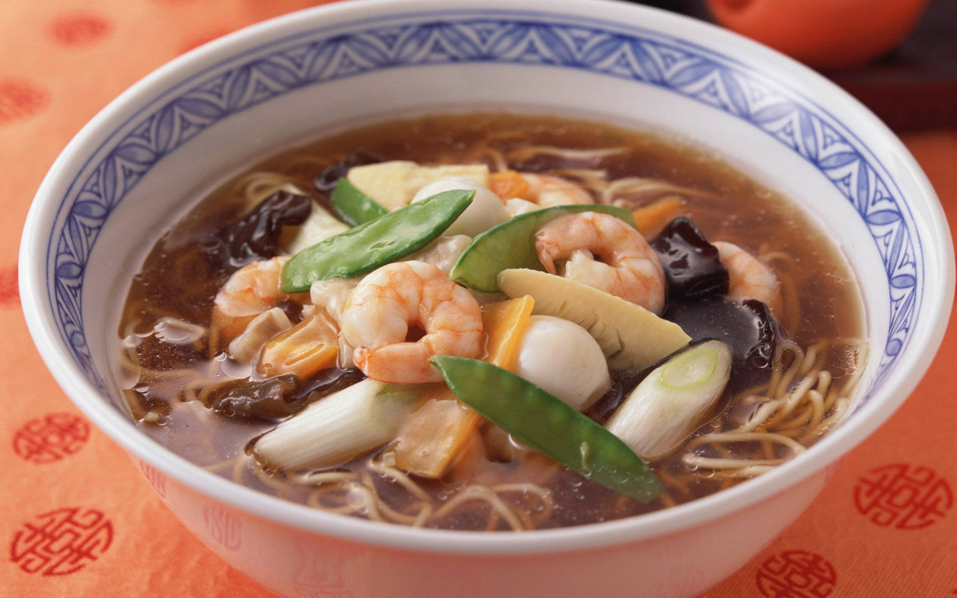 4k Food Shrimp And Vegetable Noodles Background