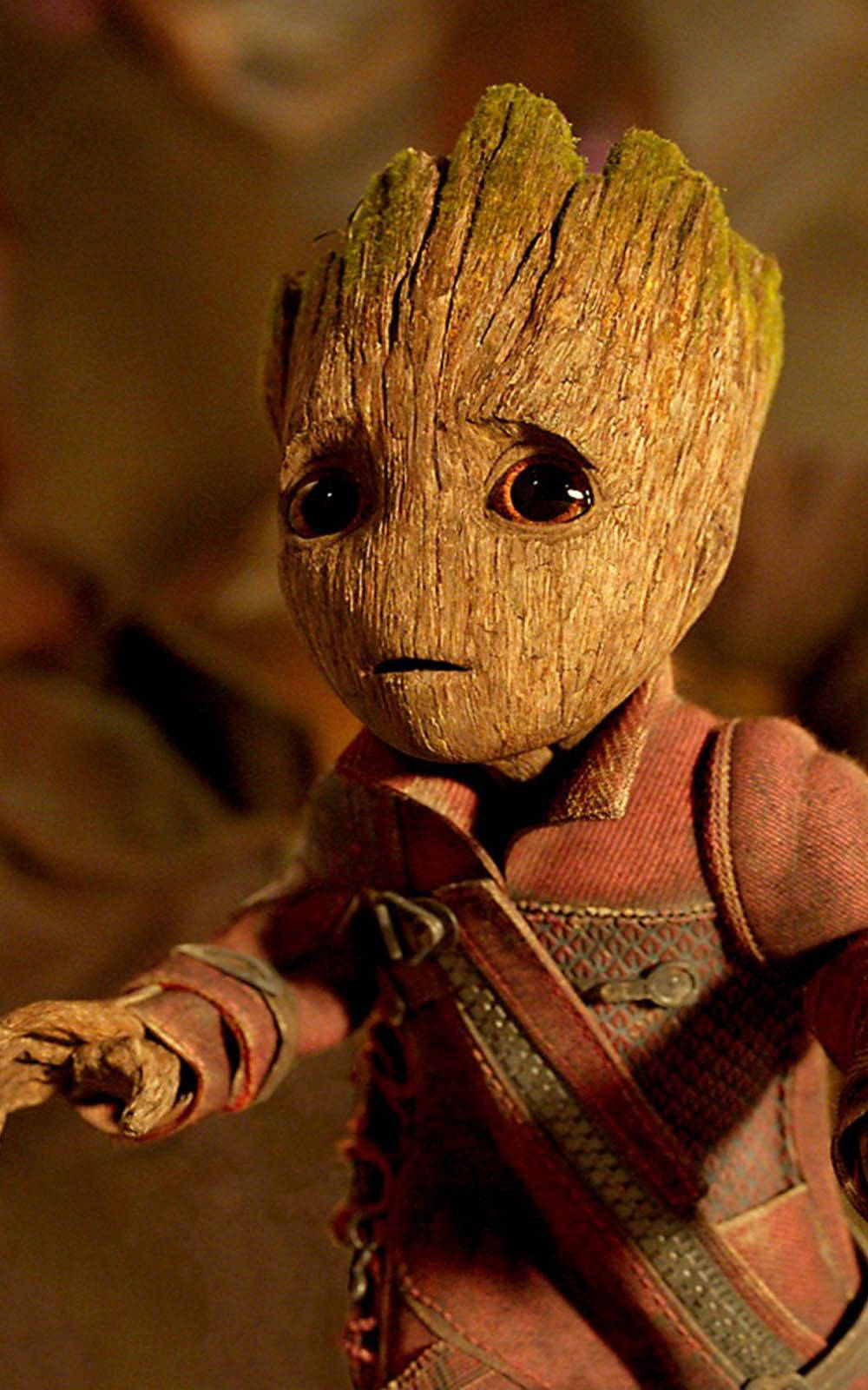 4k Guardians Of The Galaxy Worried Baby Groot Background