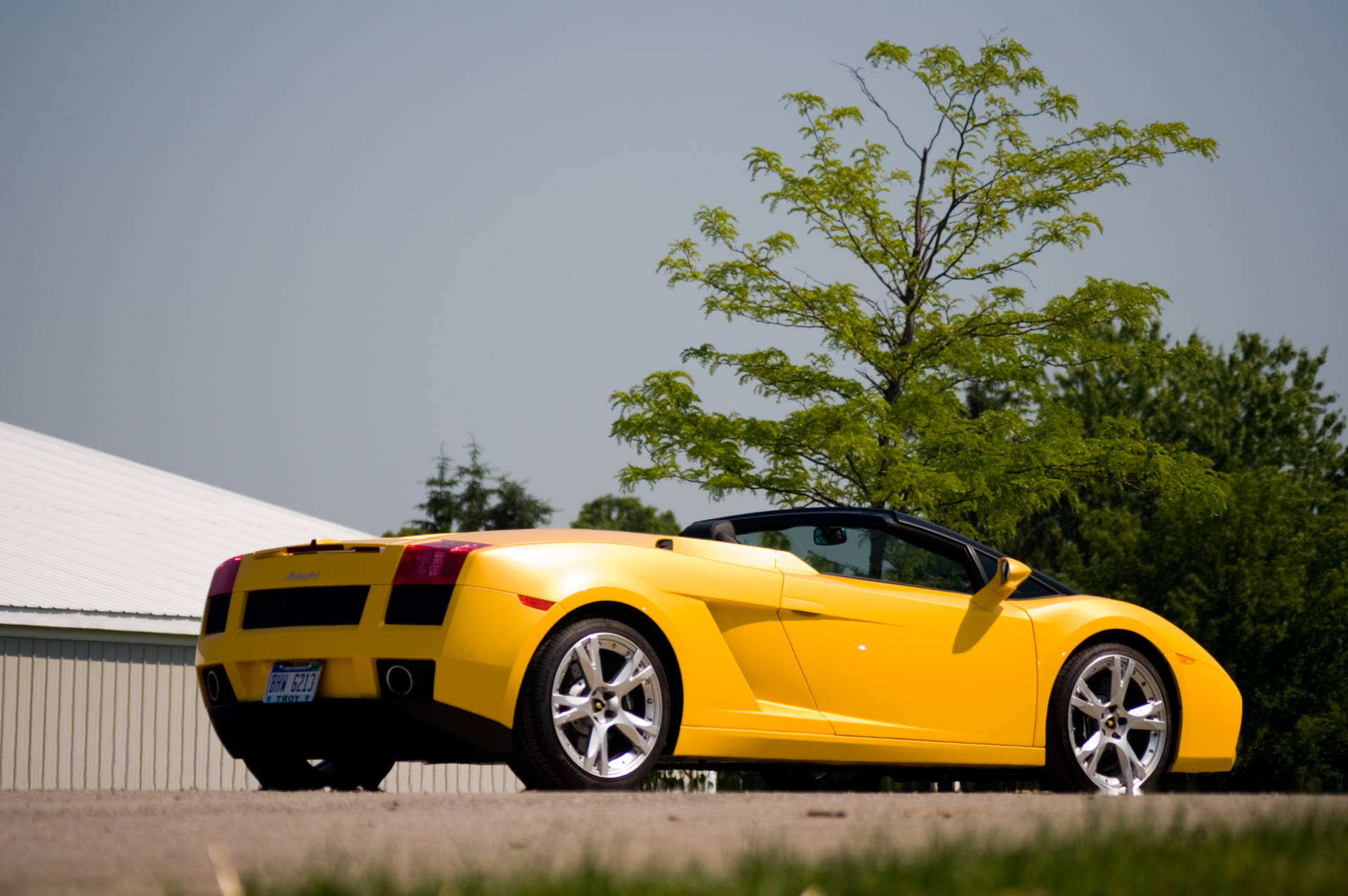 4k Lamborghini Gallardo Spyder Yellow Background