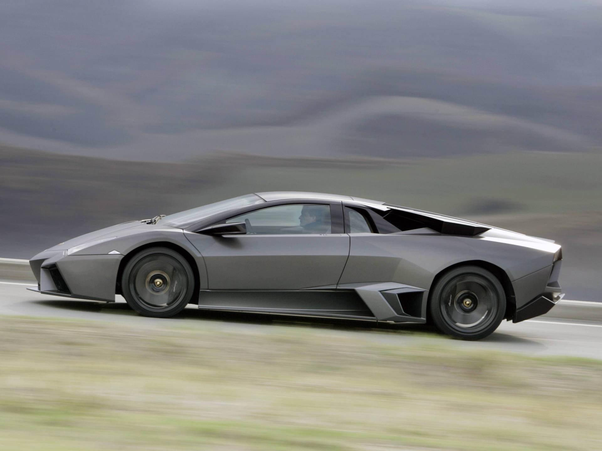 4k Lamborghini Reventon Speeding
