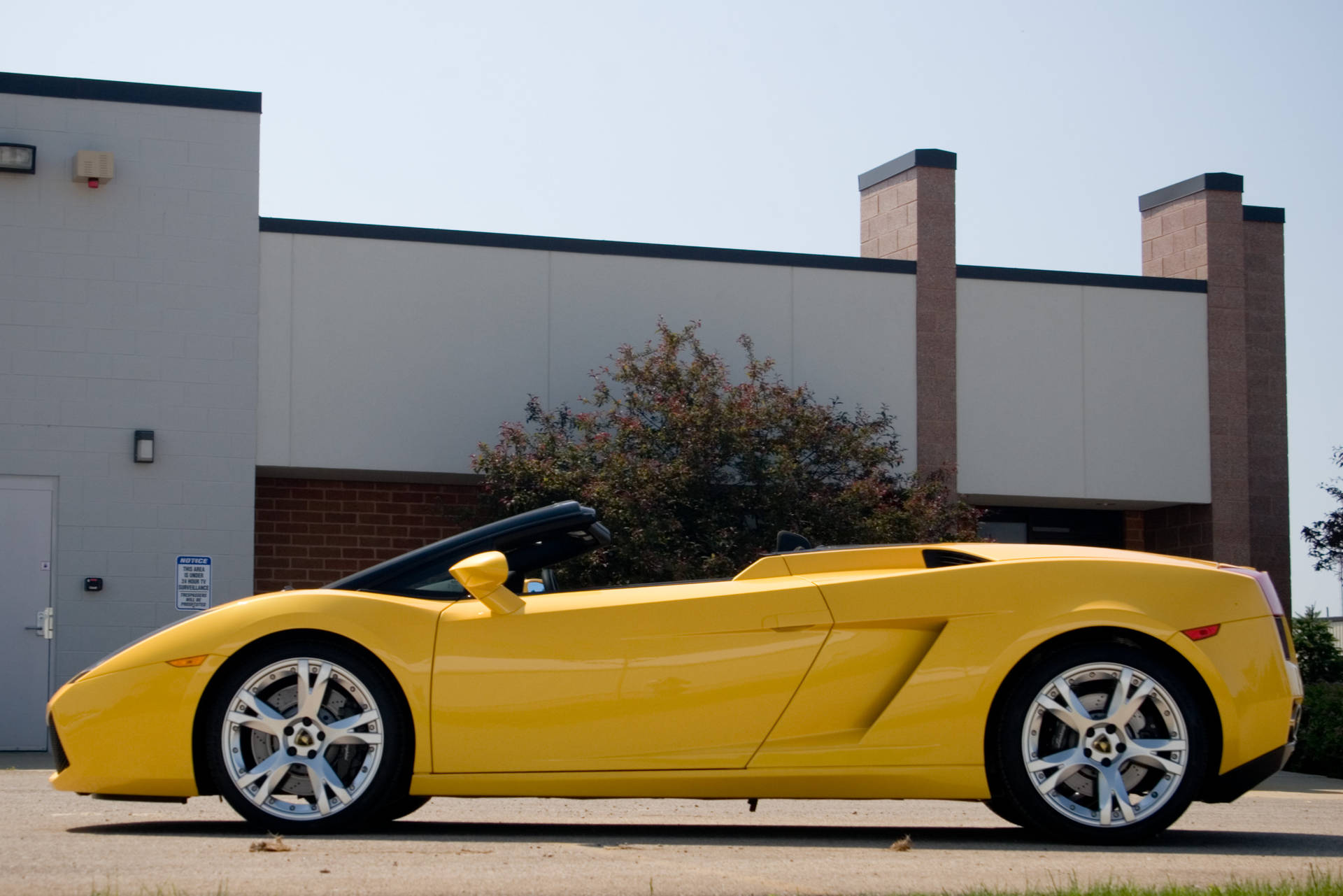 4k Lamborghini Yellow Convertible Background
