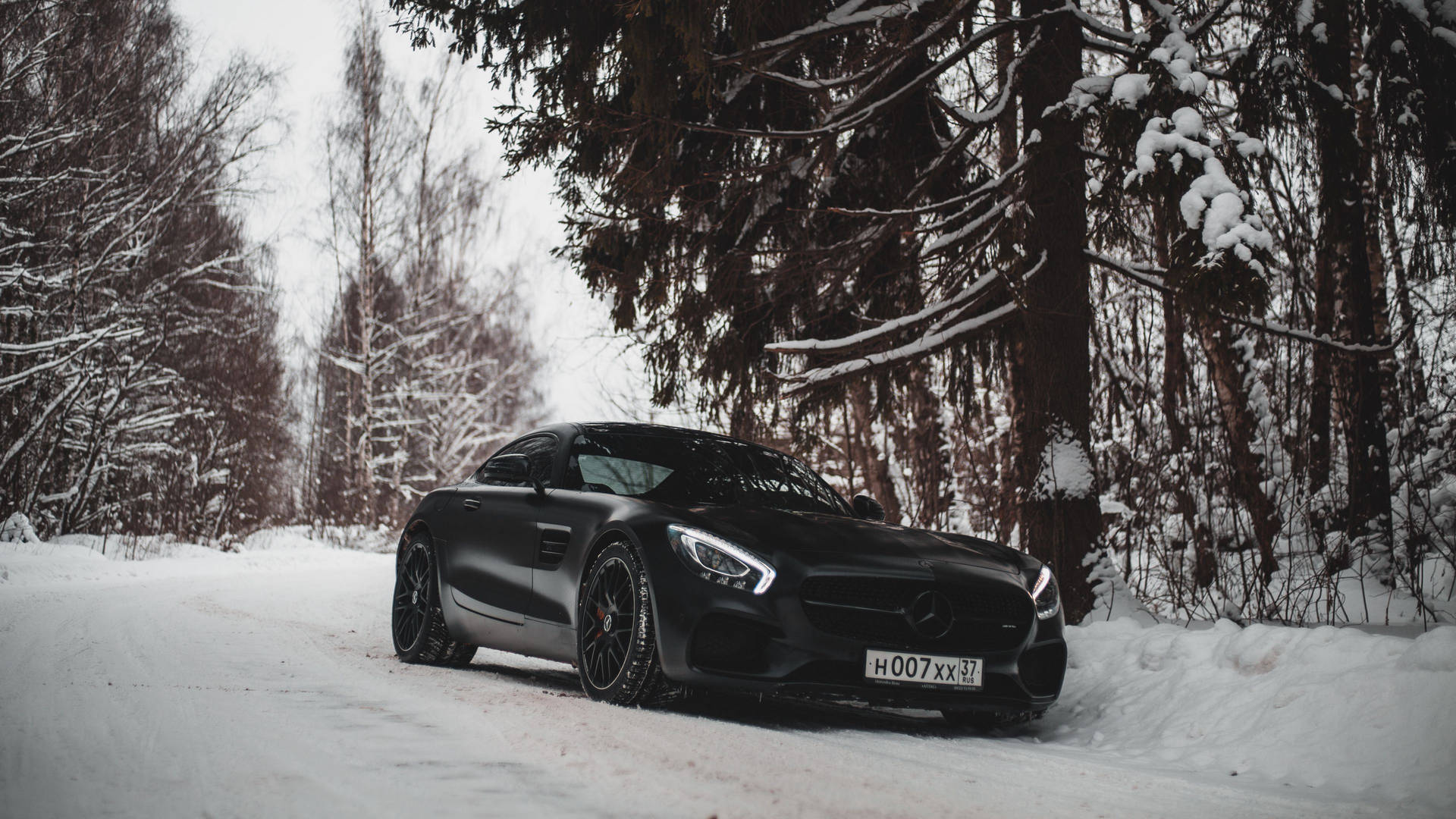 4k Mercedes-benz All Black In Snow Background