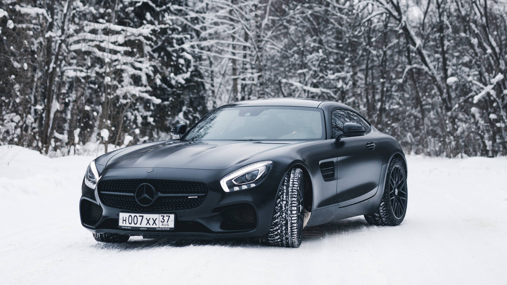 4k Mercedes-benz Black In Snow Background