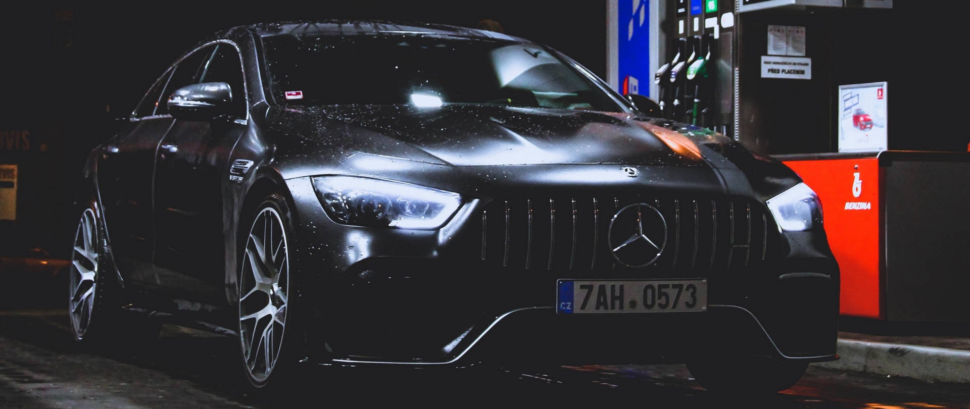 4k Mercedes-benz Black In Street Background