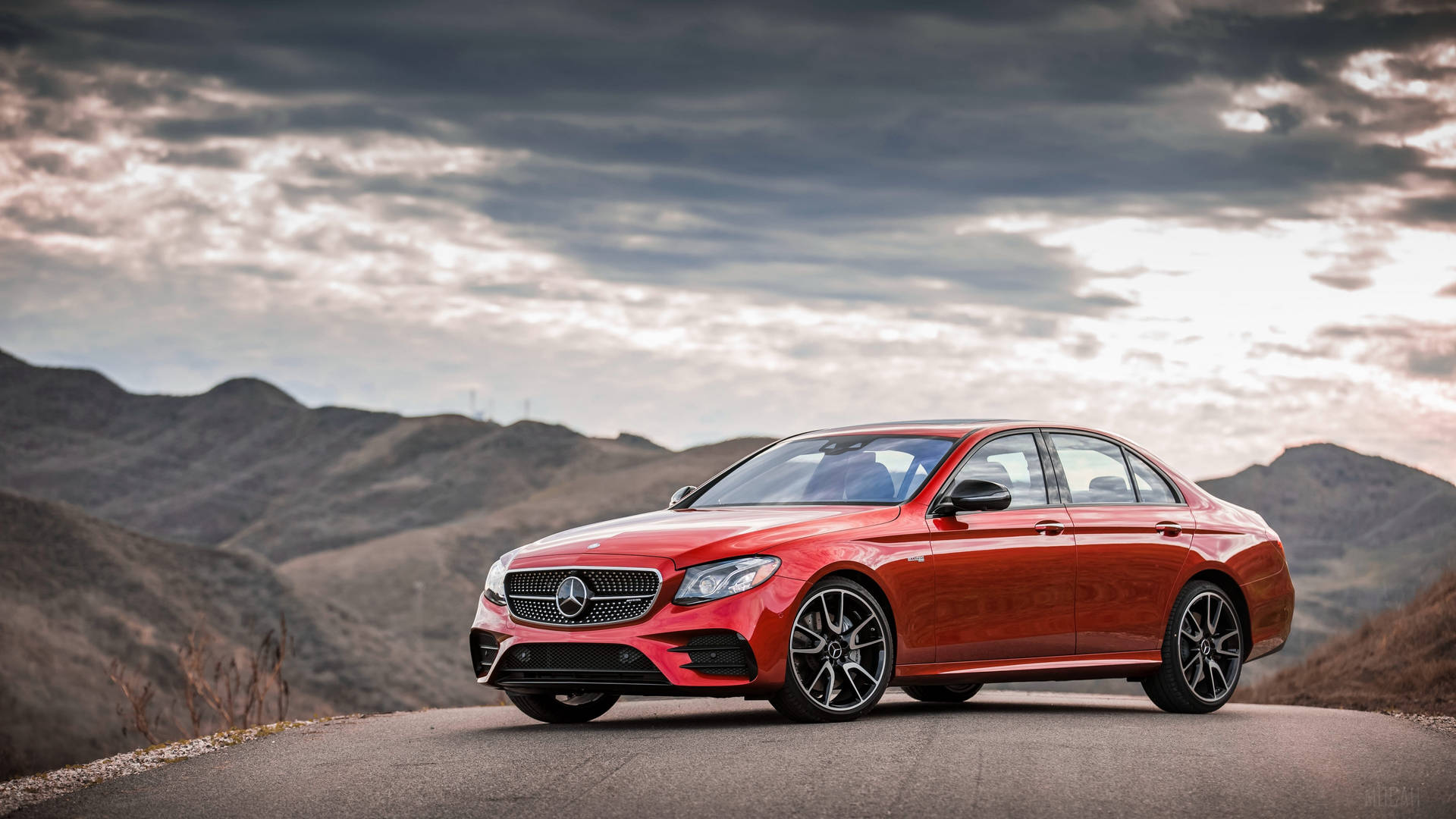 4k Mercedes-benz Red In Mountain Background
