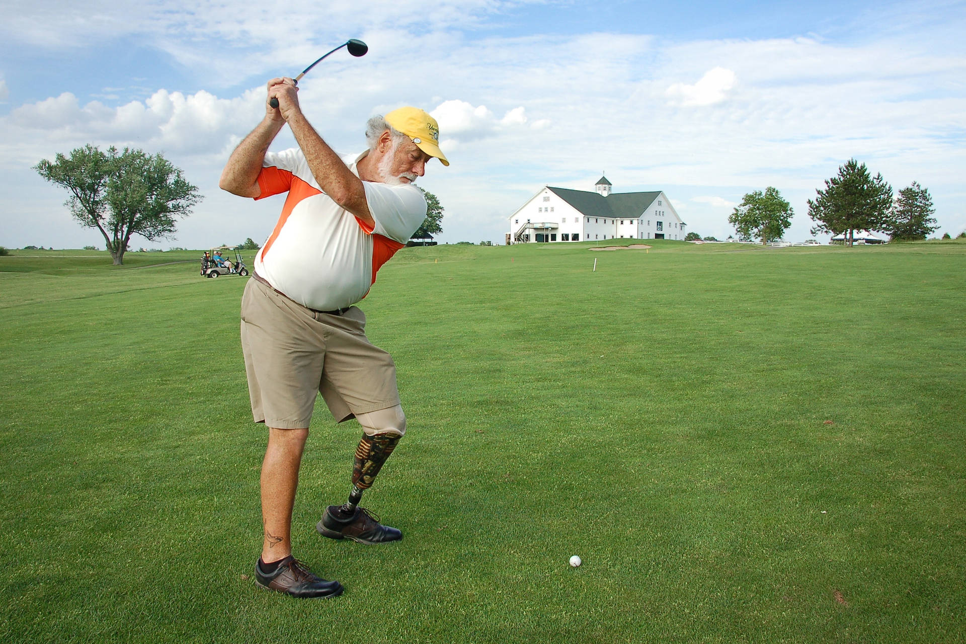 4k Old Golfer With Metal Foot Background