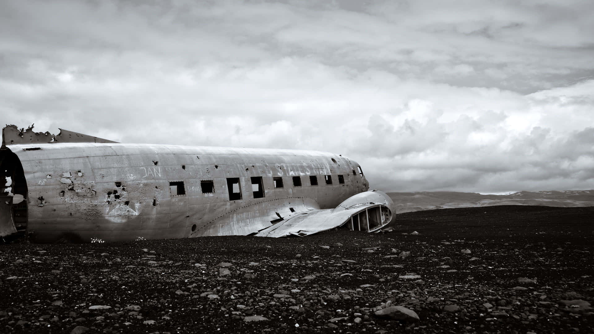 4k Planes Crash Black White Background