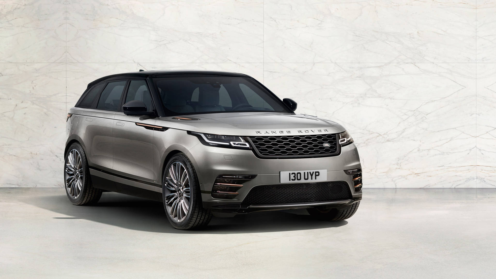 4k Range Rover In Gray Background