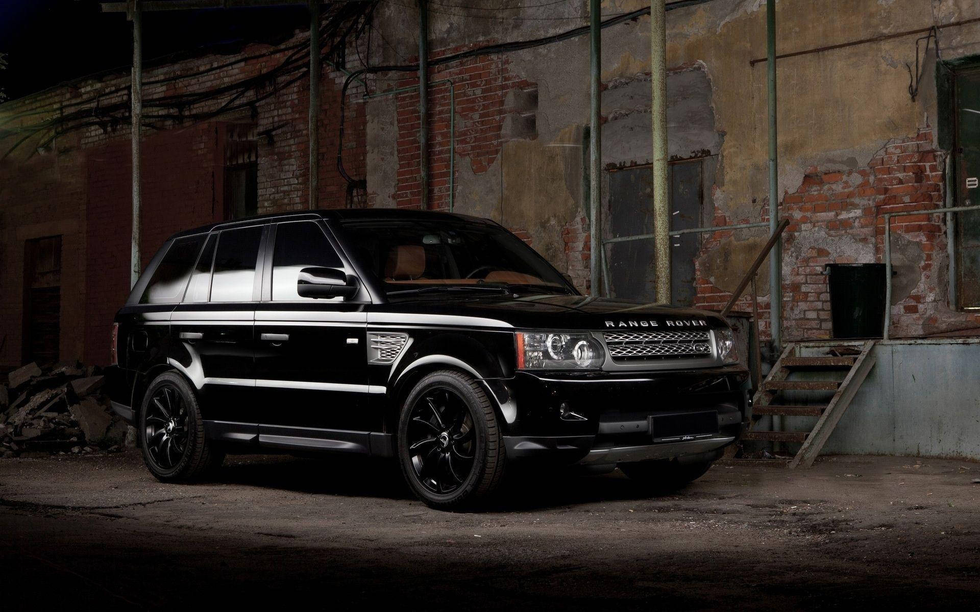 4k Range Rover Old Building