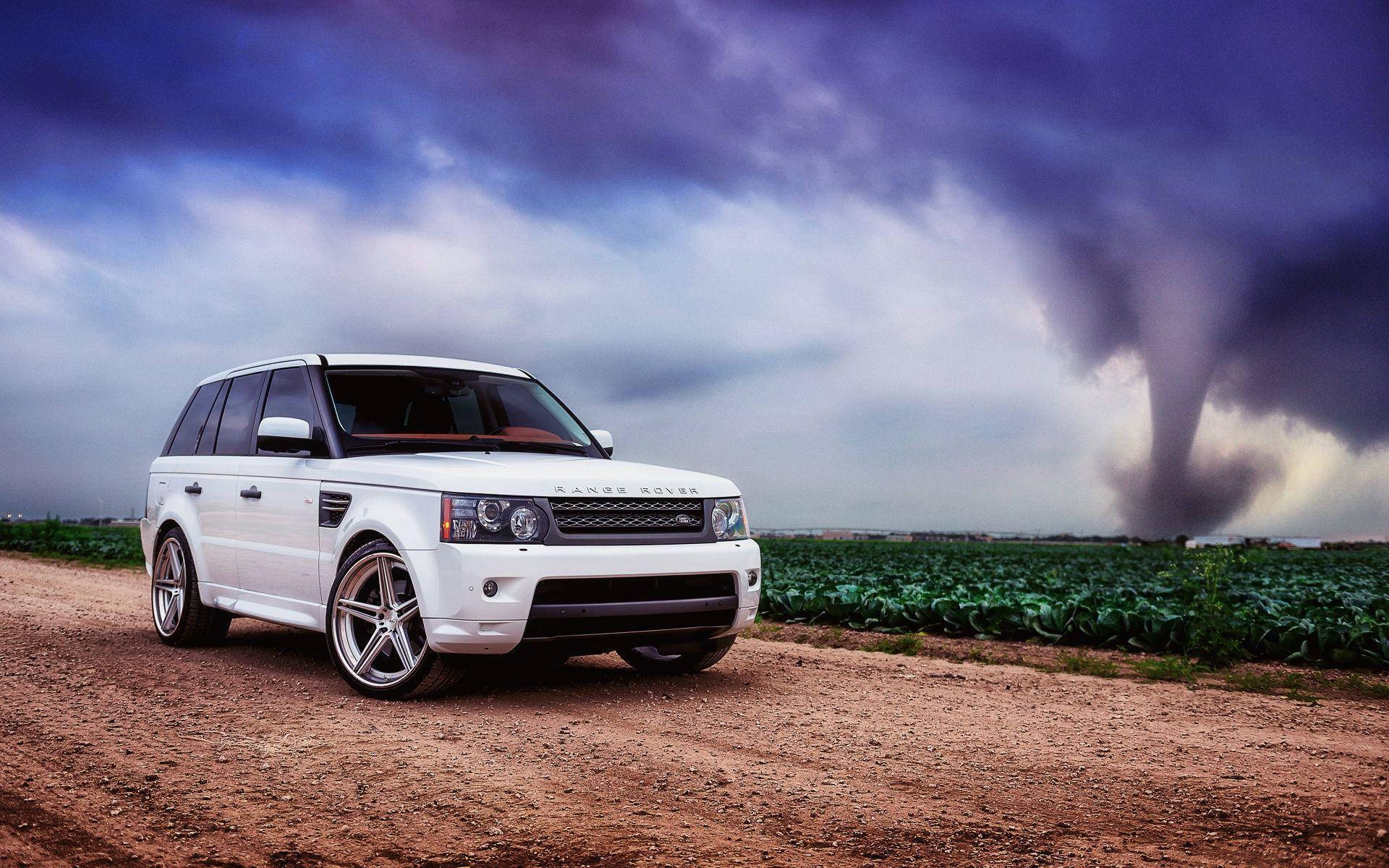 4k Range Rover Twister Background