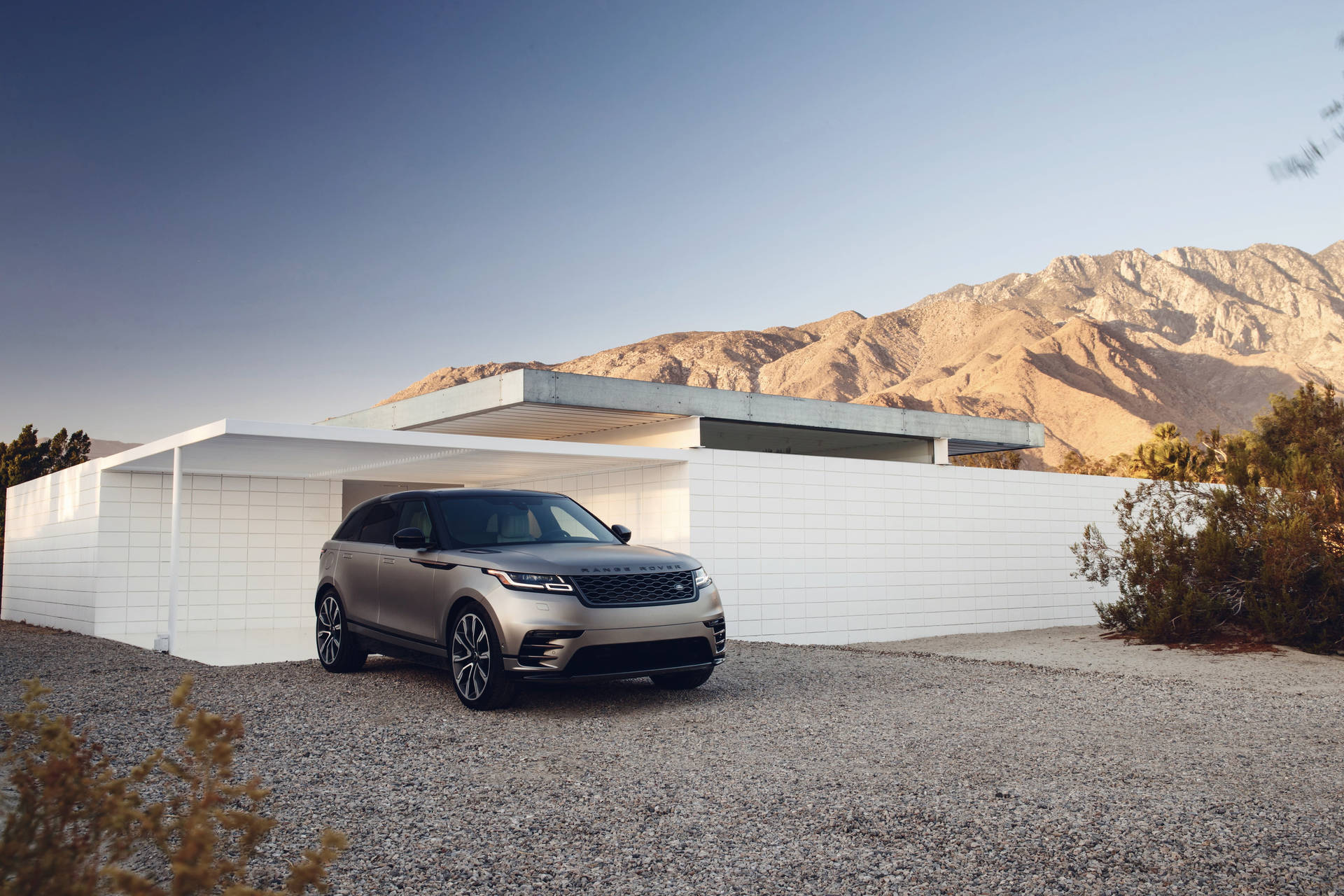 4k Range Rover White House