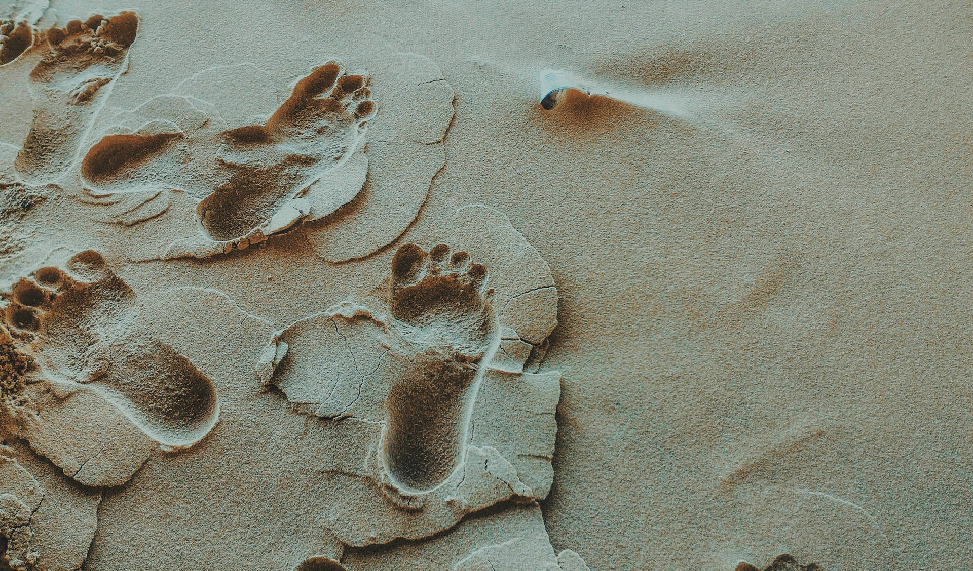 4k Ultra Hd Beach Footprints