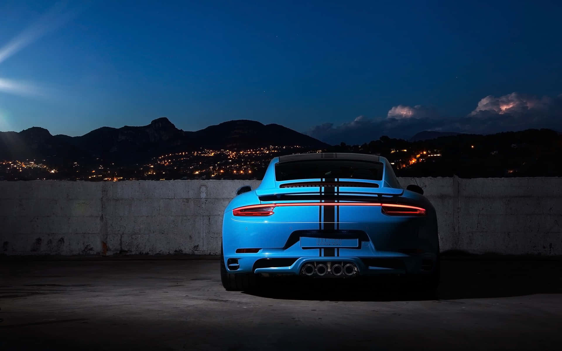 4k Ultra Hd Blue Porsche Background