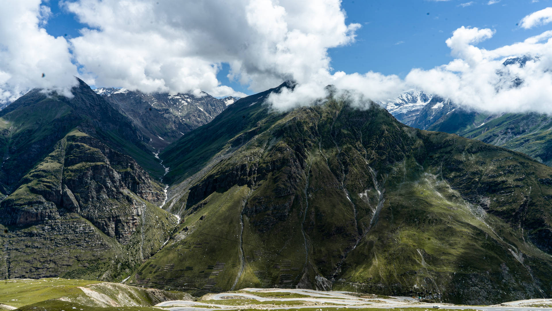 4k Ultra Hd Mountain Range Background