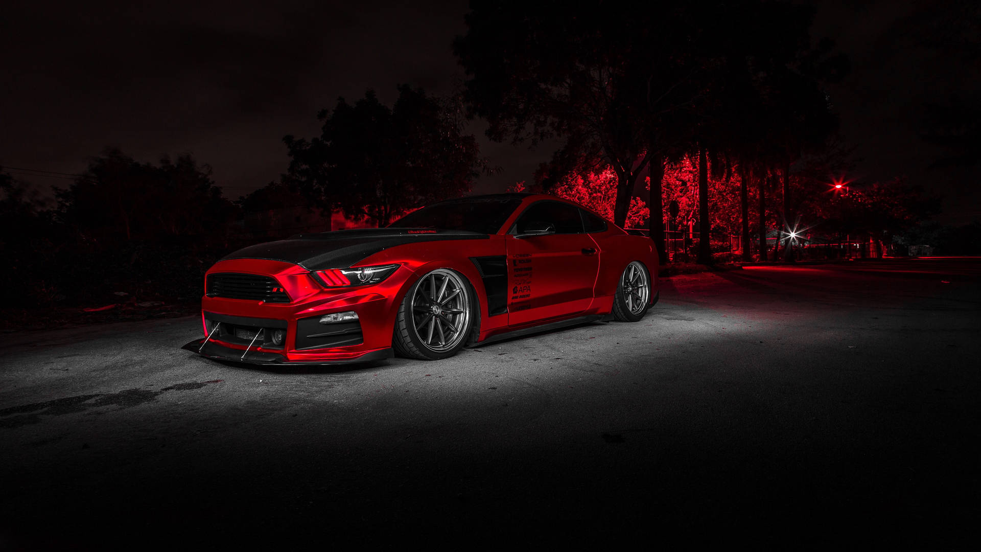 4k Ultra Hd Mustang Vibrant Red Background