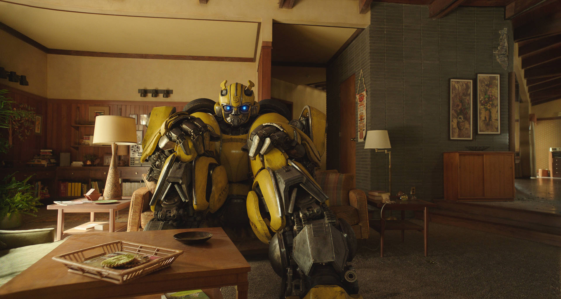 4k Ultra Hd Transformers Bumblebee In Room Background