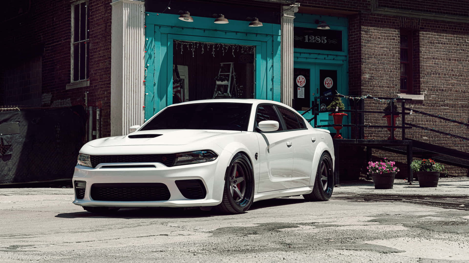 4k White Dodge Hellcat Background