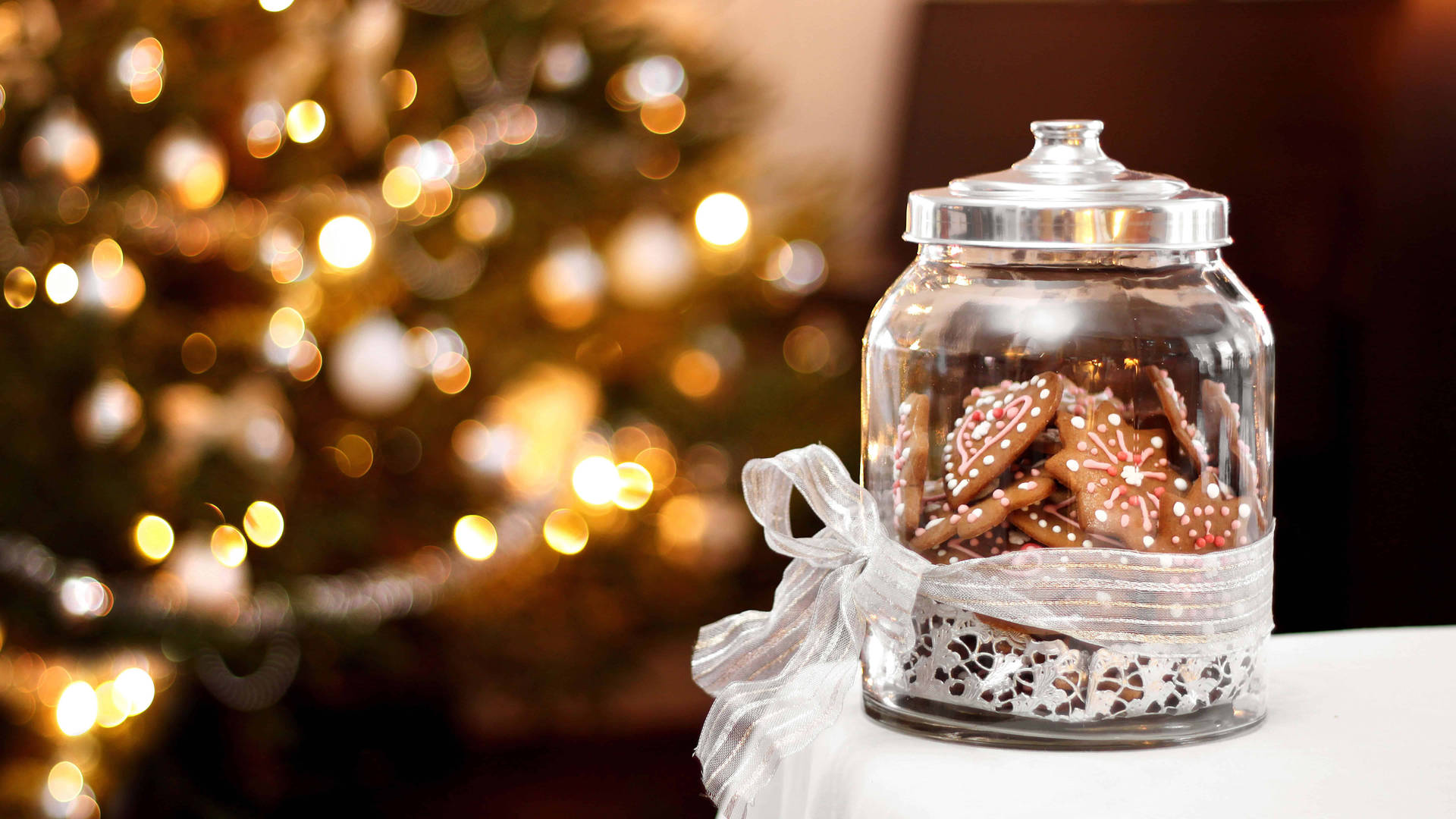 8k Christmas Cookie Jar