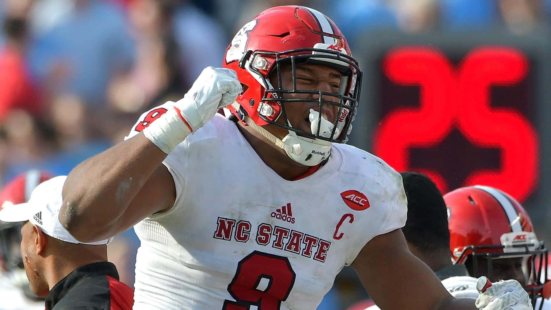 #9 Nc State Bradley Chubb Background