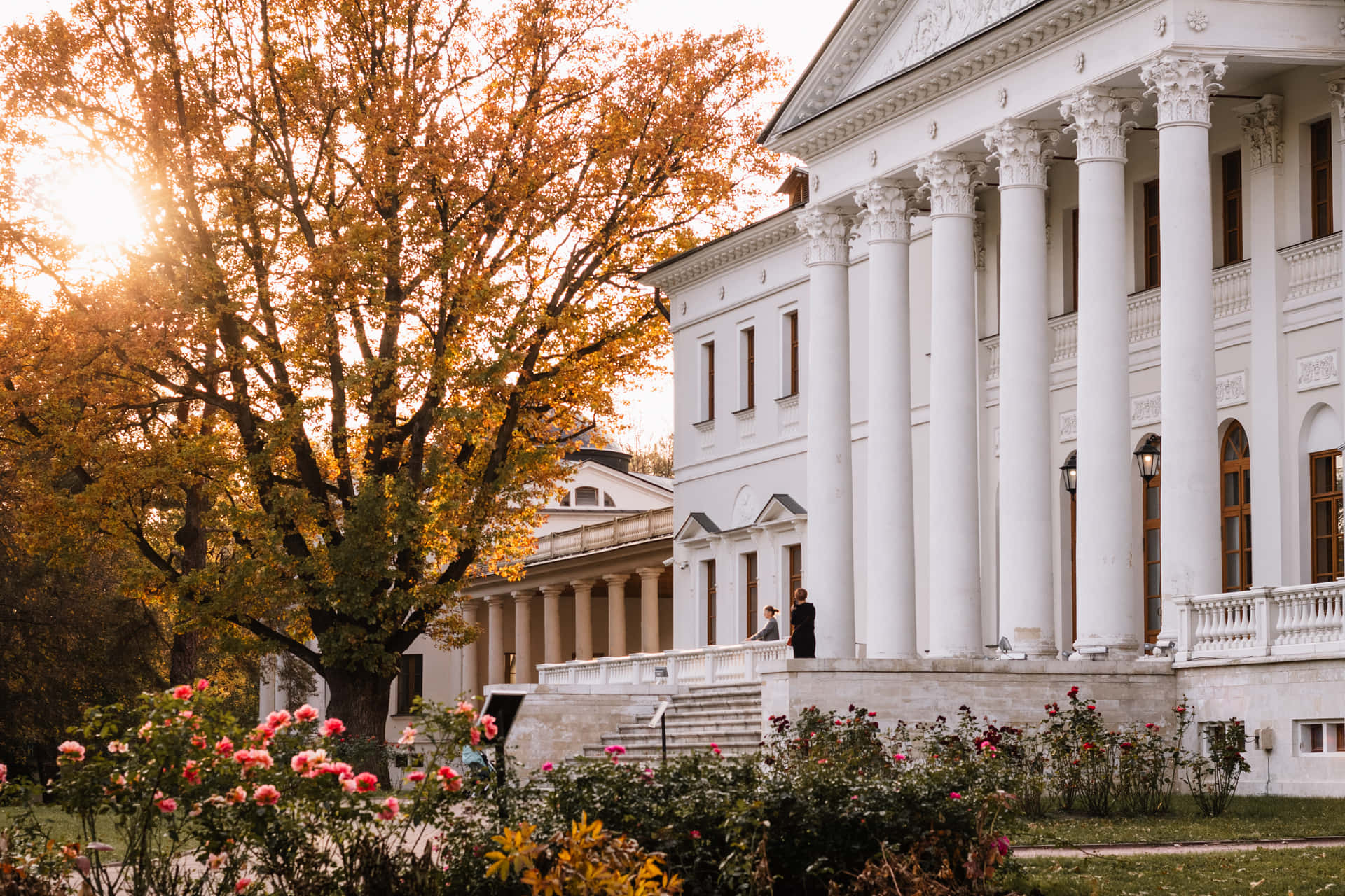 A Beautiful Morning Sunshine At The Virginia State Capitol