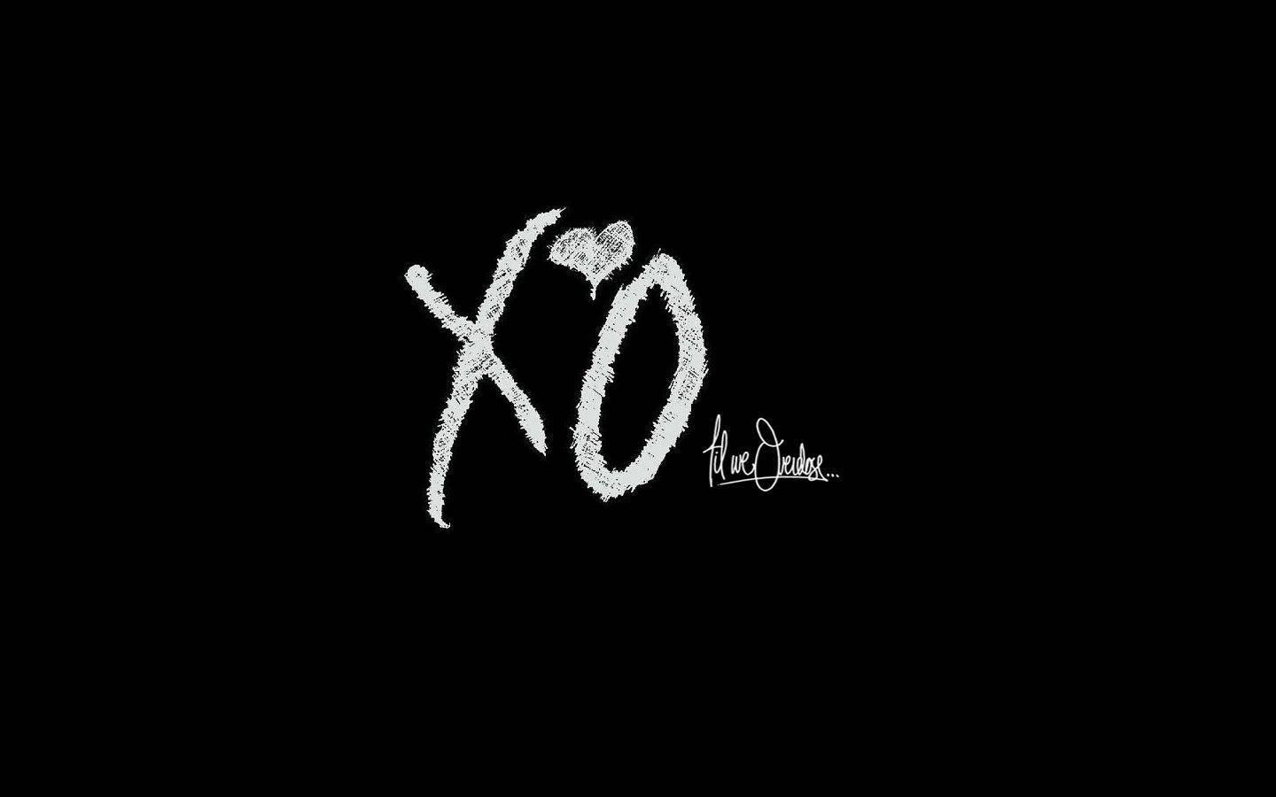 A Black Background With The Word Xo Written On It Background
