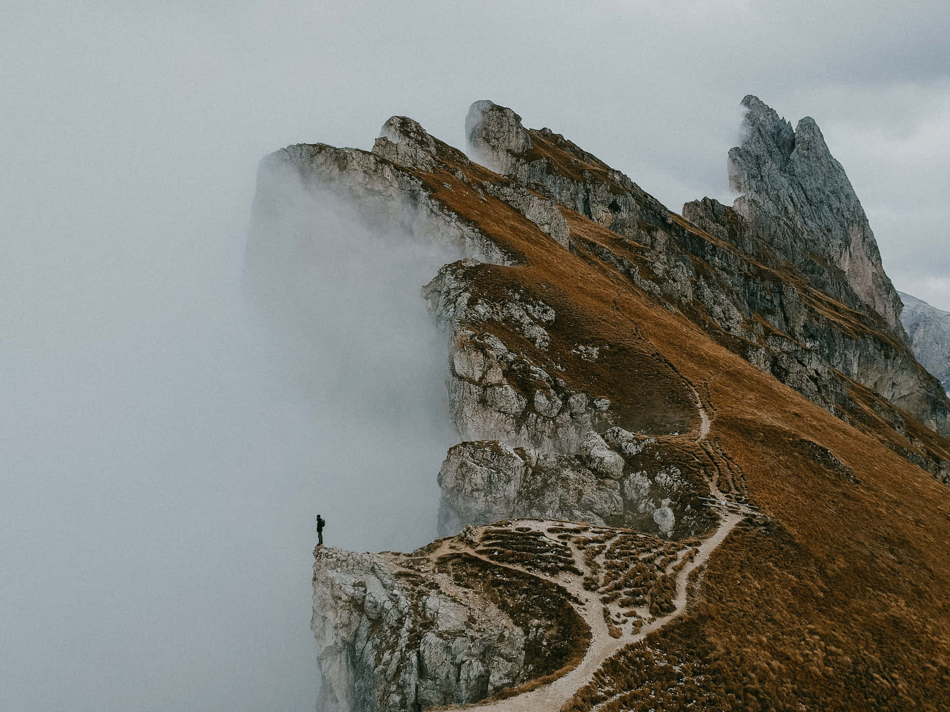 A Breathtaking View Of A Beautiful Mountain Landscape Background