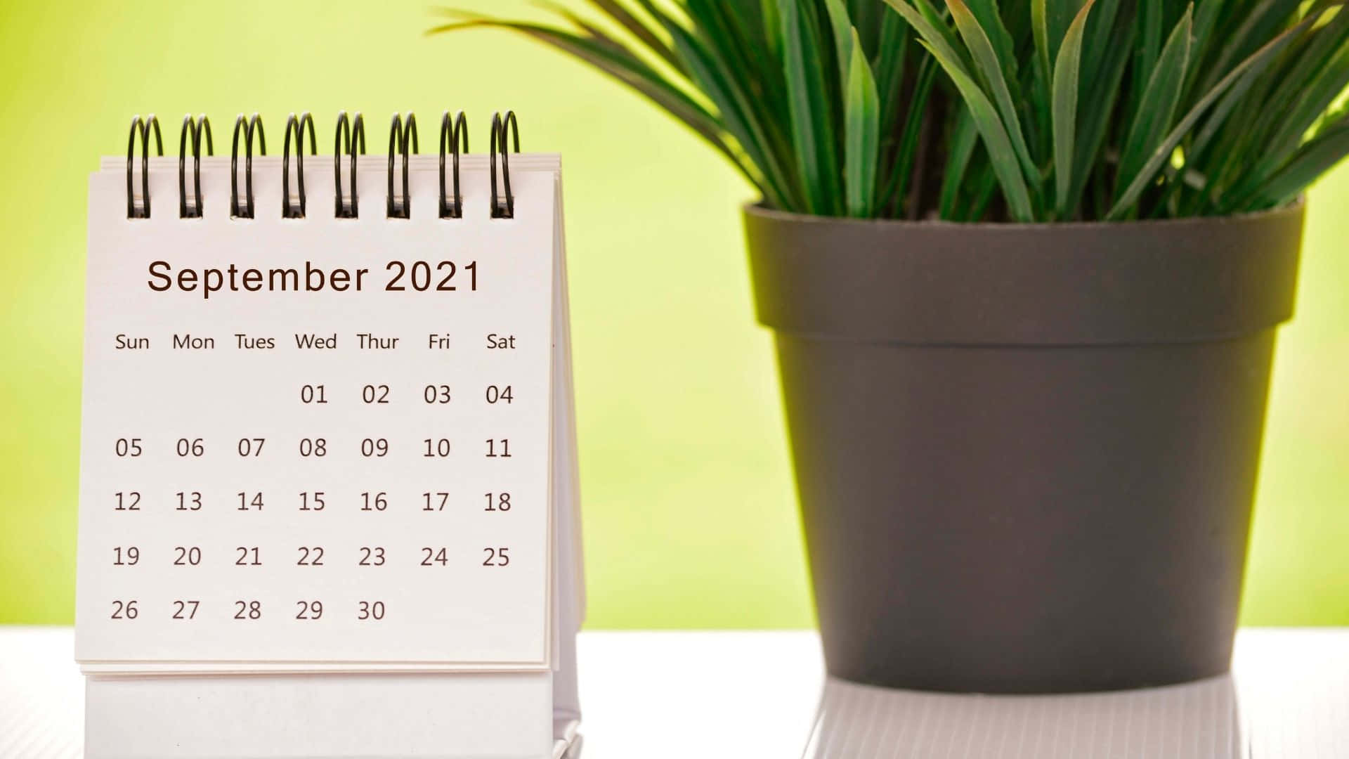 A Calendar With The Word September 2020 On It Background