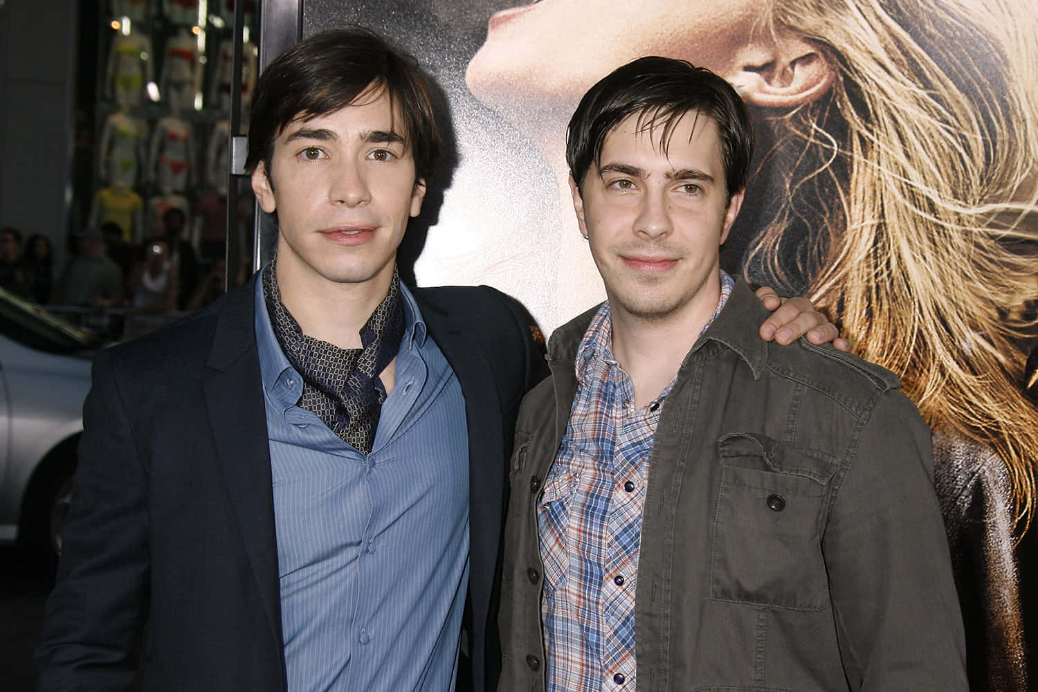 A Charming Justin Long Posing For A Stunning Portrait Background